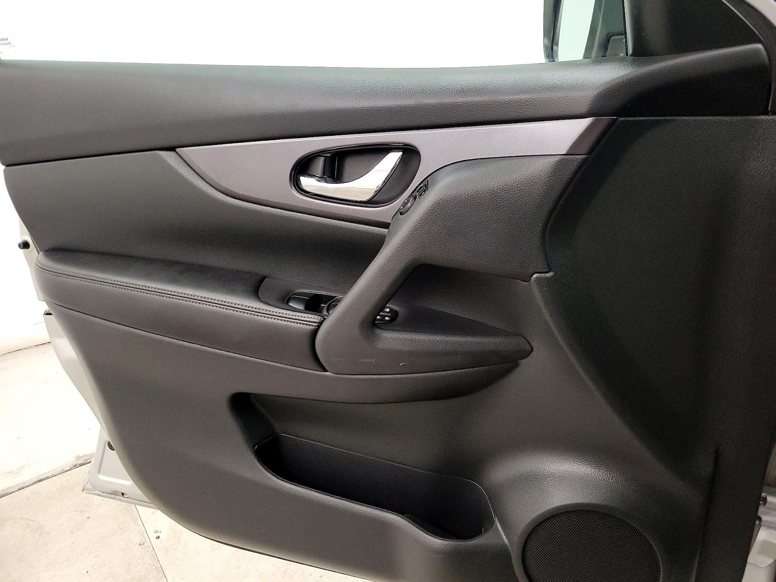 2016 Nissan Rogue SV - Photo 13