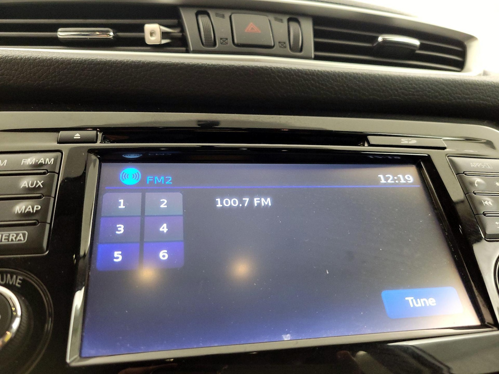 2016 Nissan Rogue SV - Photo 16