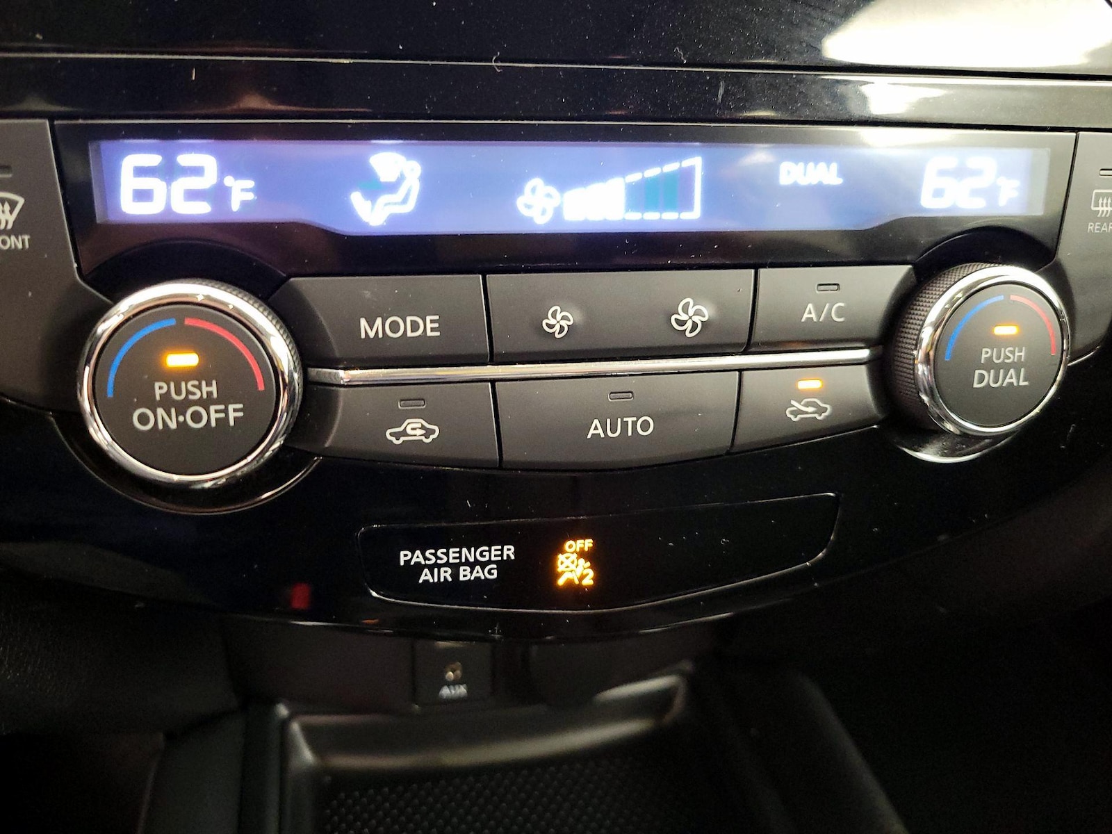 2016 Nissan Rogue SV - Photo 17