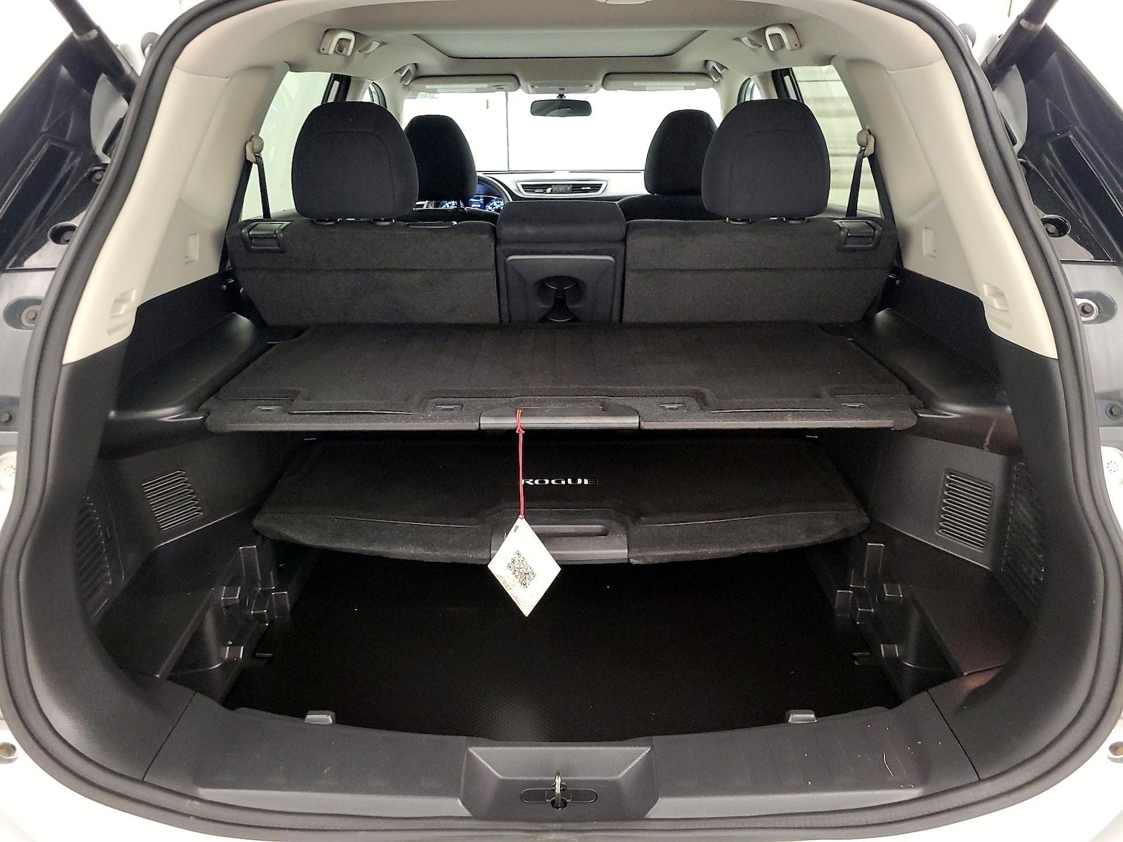 2016 Nissan Rogue SV - Photo 21
