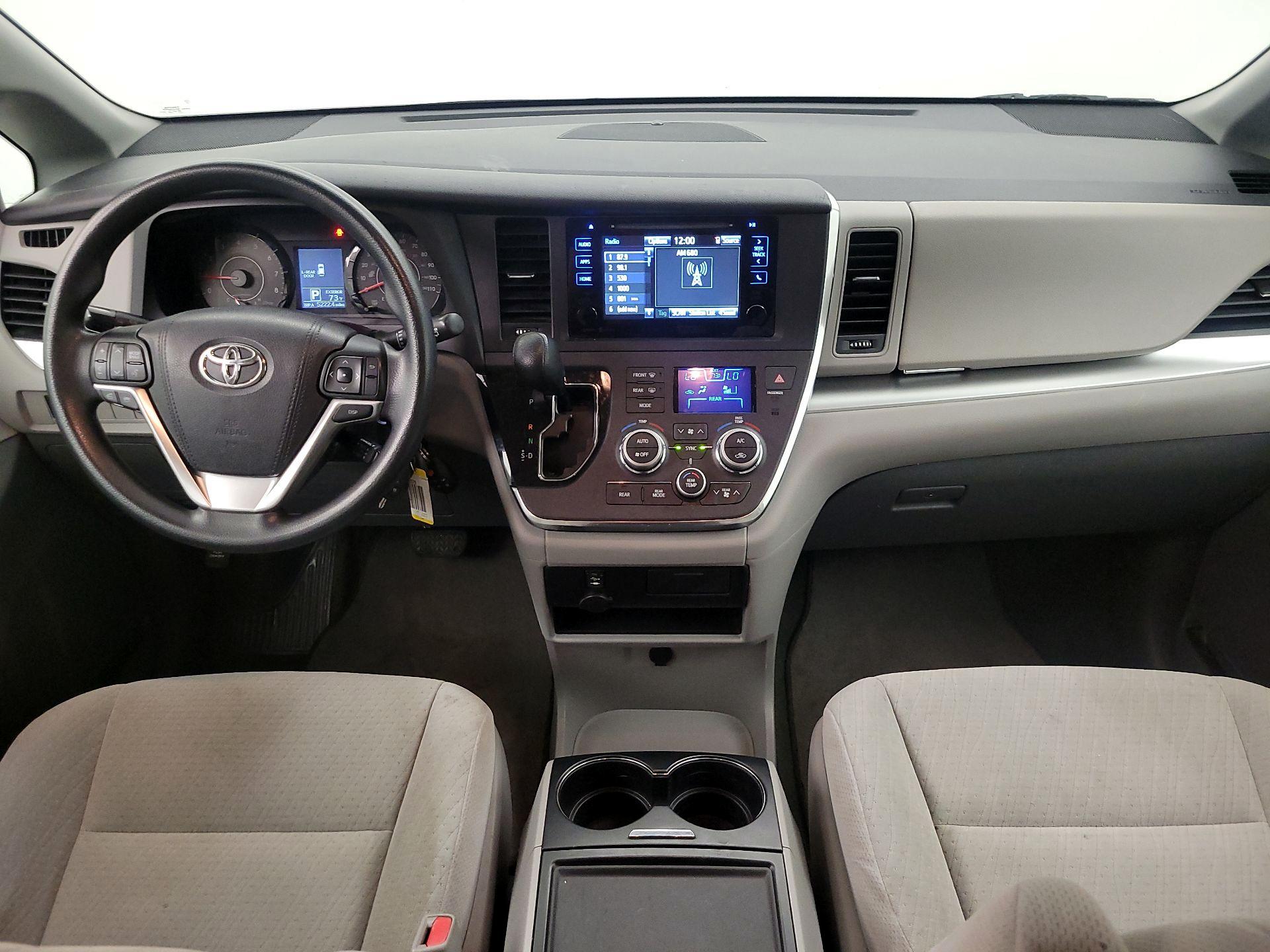 Thumbnail: 2015 Toyota Sienna - 9