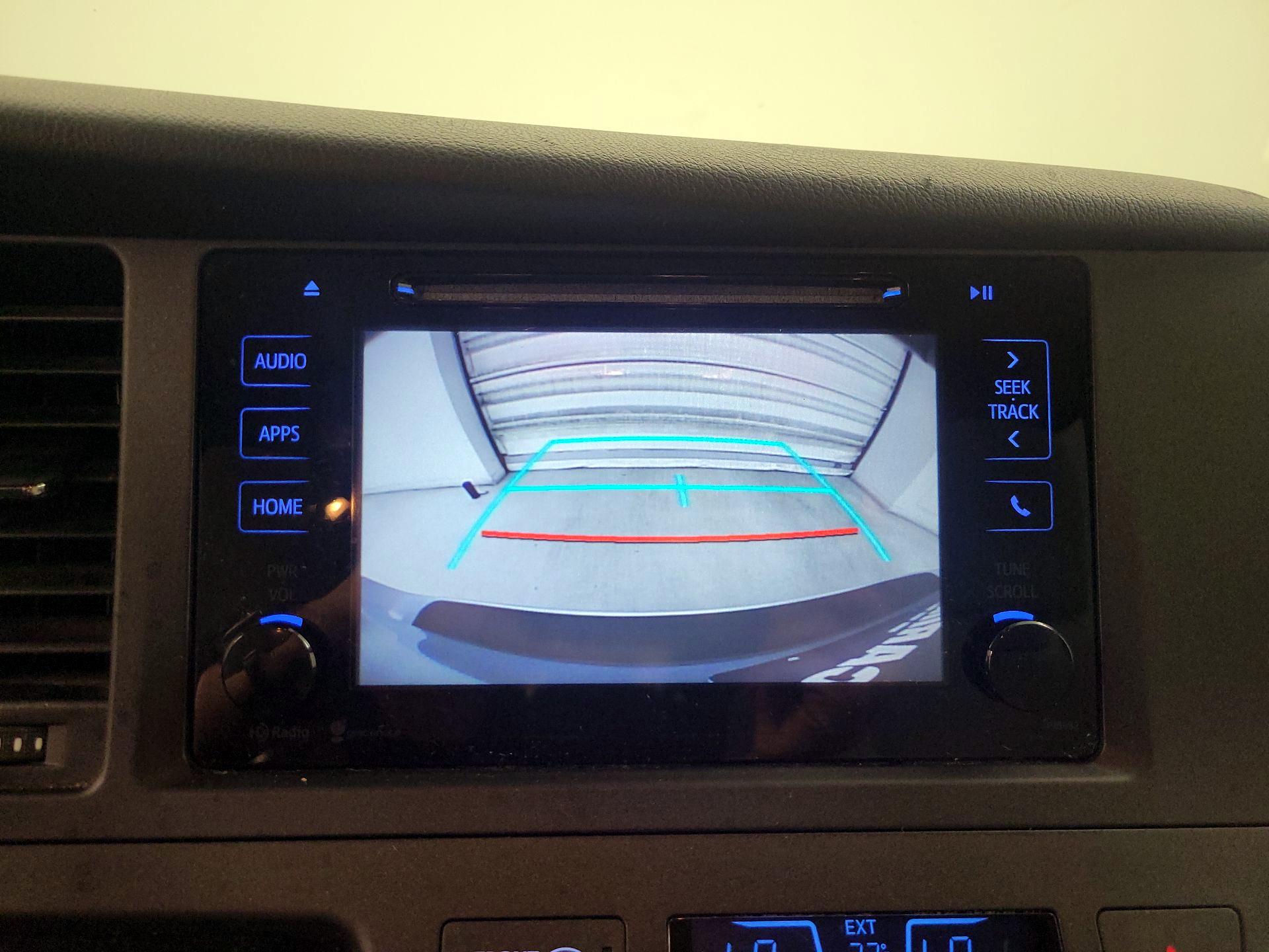 Thumbnail: 2015 Toyota Sienna - 14