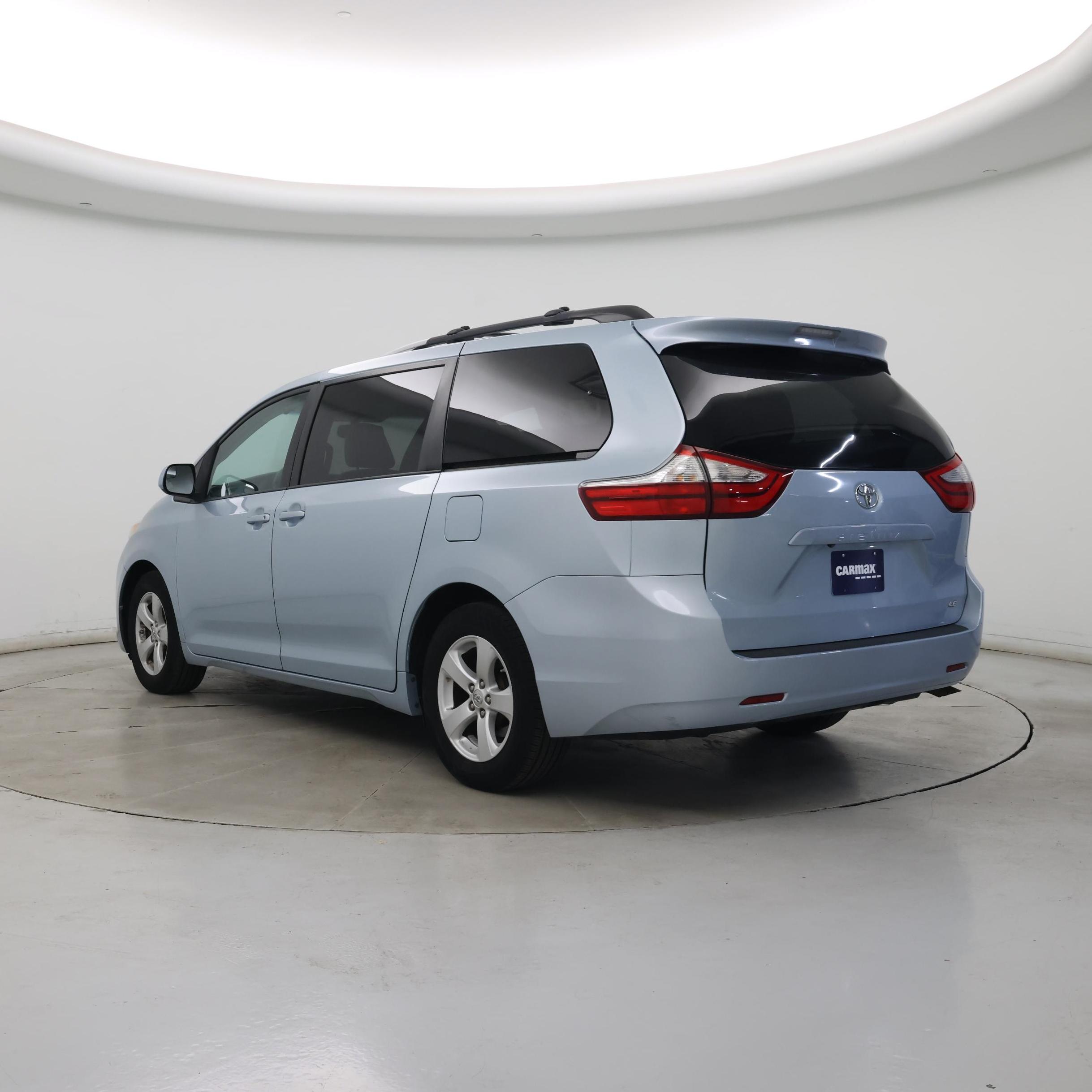 Thumbnail: 2015 Toyota Sienna - 2