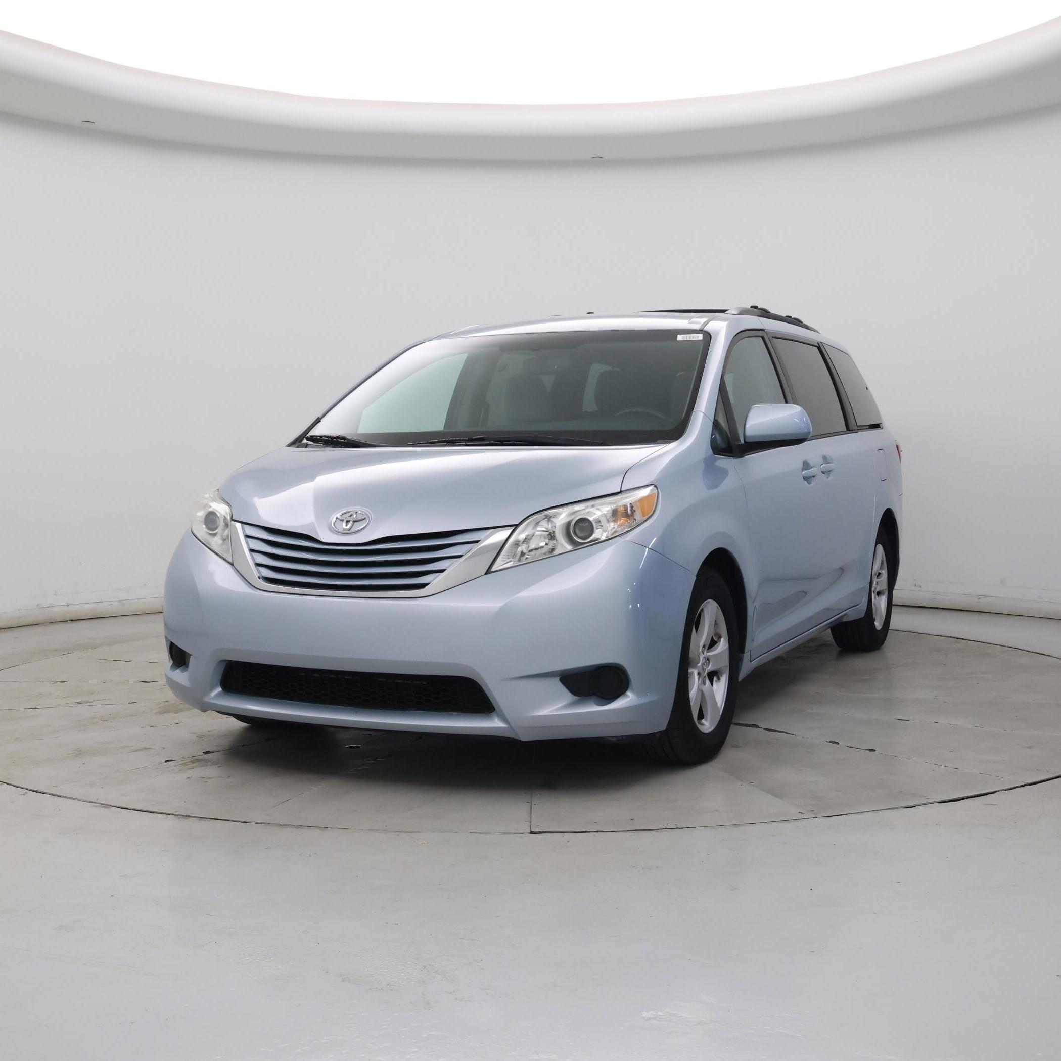 Thumbnail: 2015 Toyota Sienna - 4