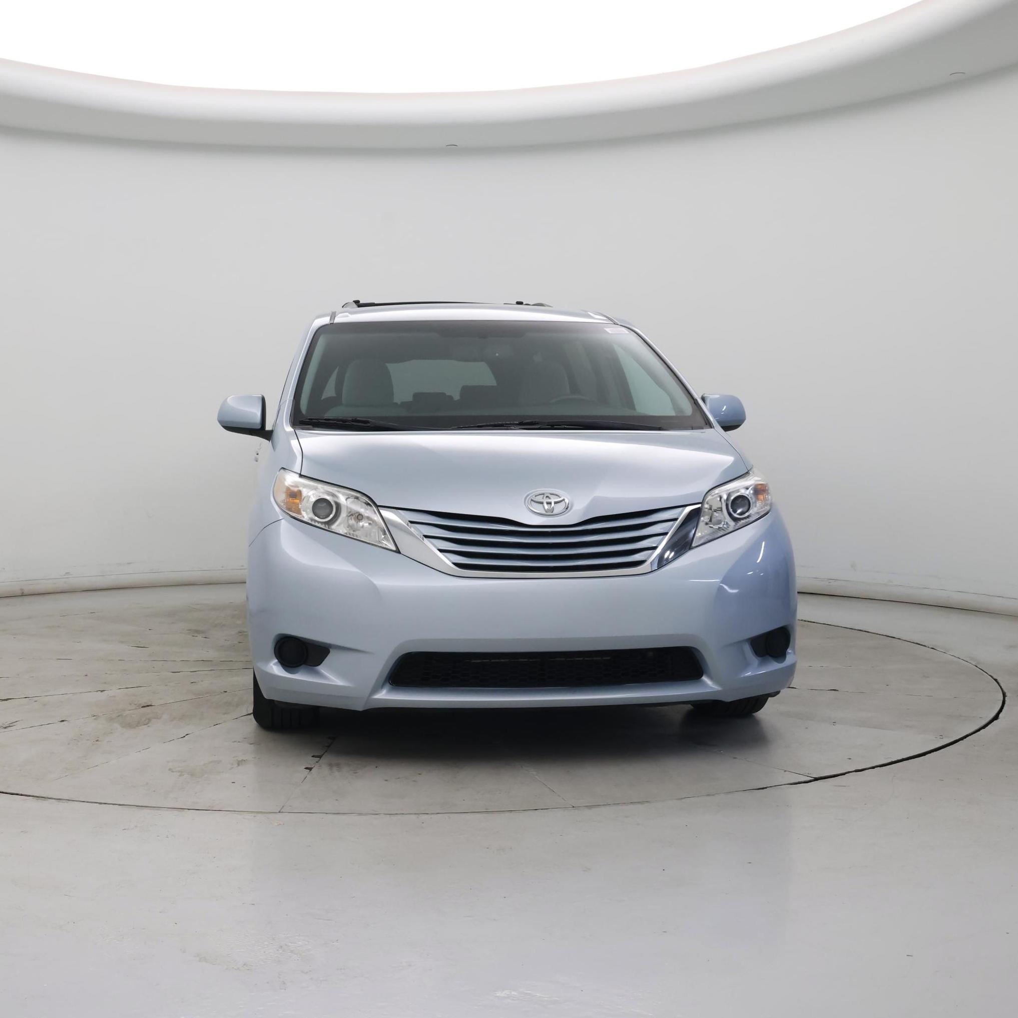 Thumbnail: 2015 Toyota Sienna - 5