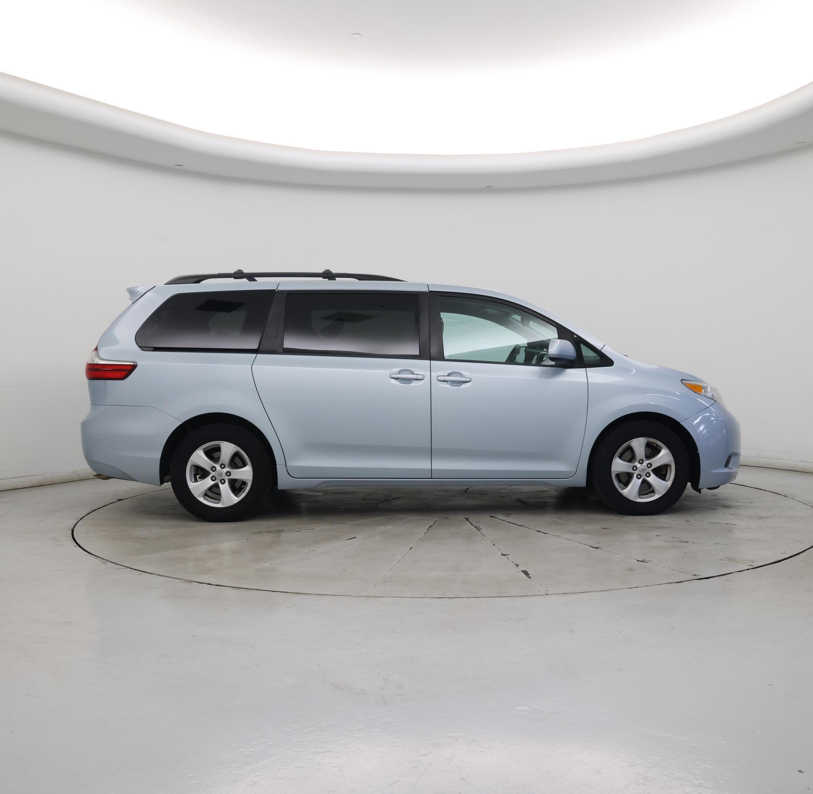 Thumbnail: 2015 Toyota Sienna - 7