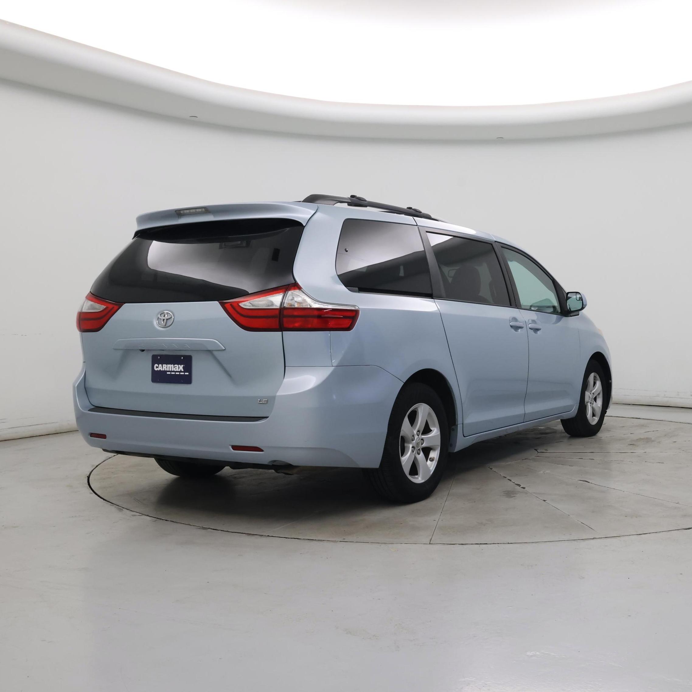 Thumbnail: 2015 Toyota Sienna - 8