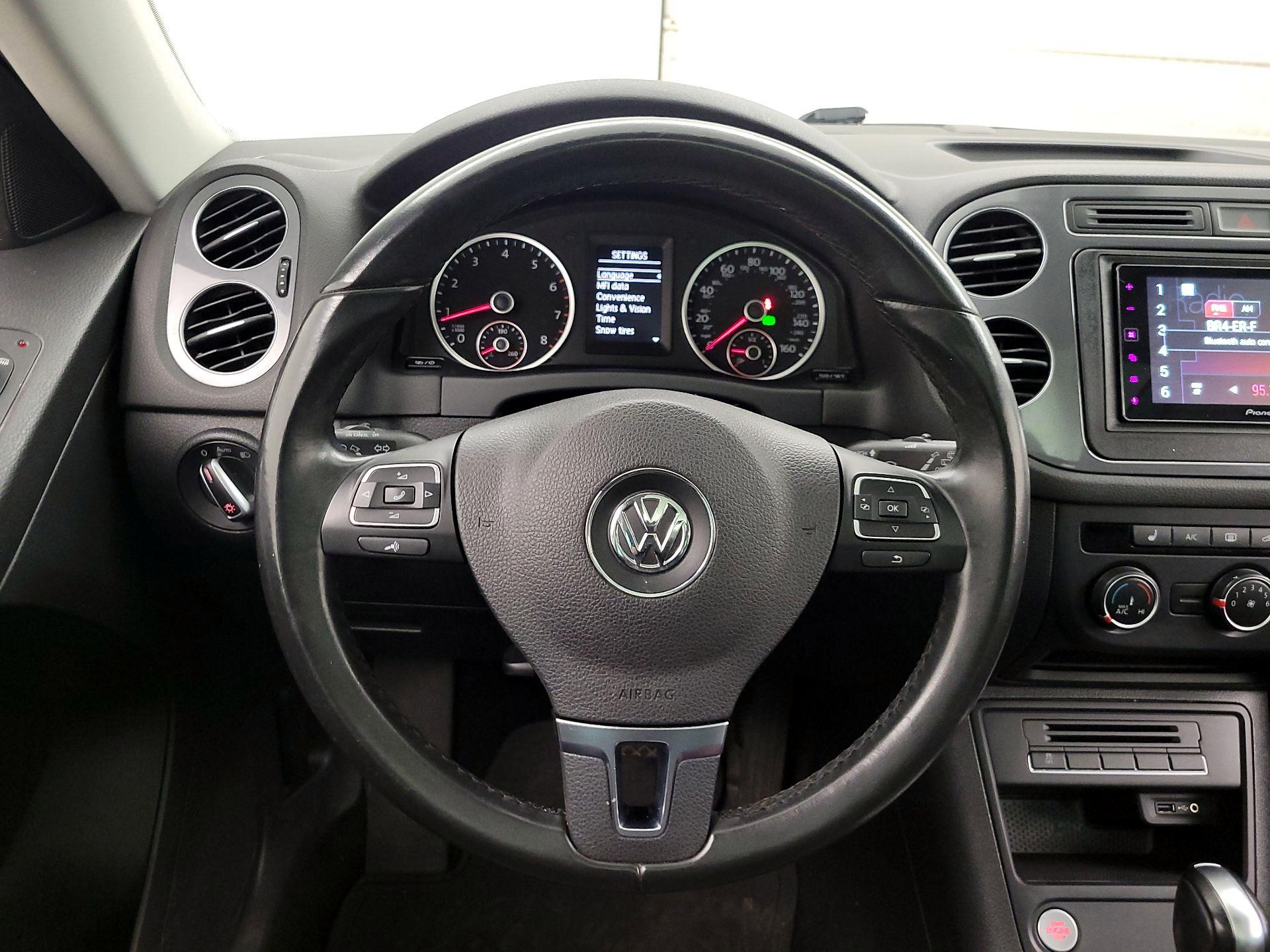 Thumbnail: 2017 Volkswagen Tiguan - 10