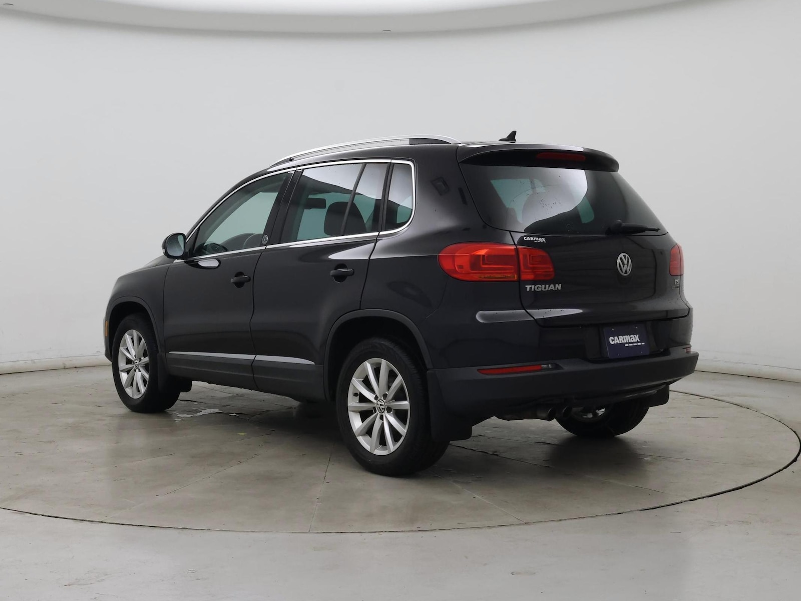 2017 Volkswagen Tiguan Wolfsburg Edition - Photo 3