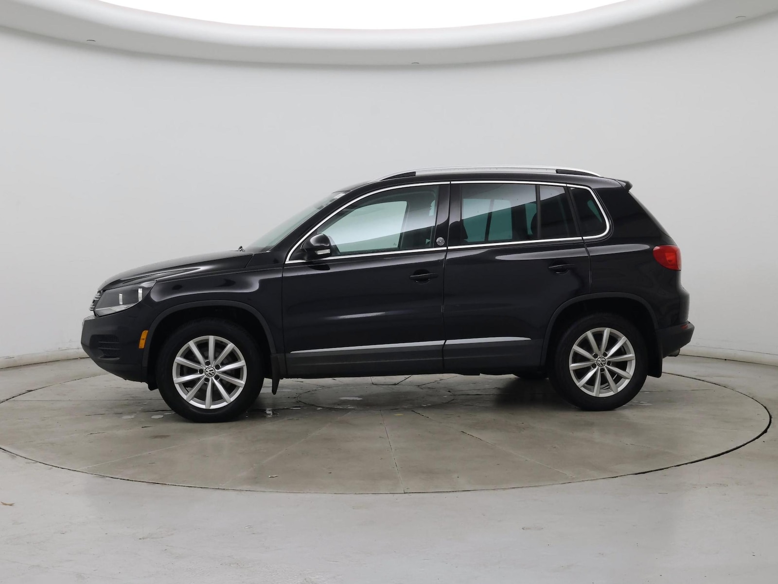 2017 Volkswagen Tiguan Wolfsburg Edition - Photo 4