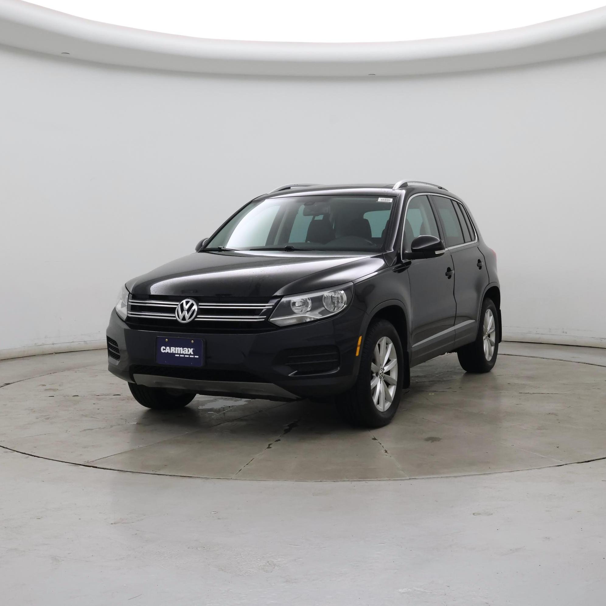 Thumbnail: 2017 Volkswagen Tiguan - 4