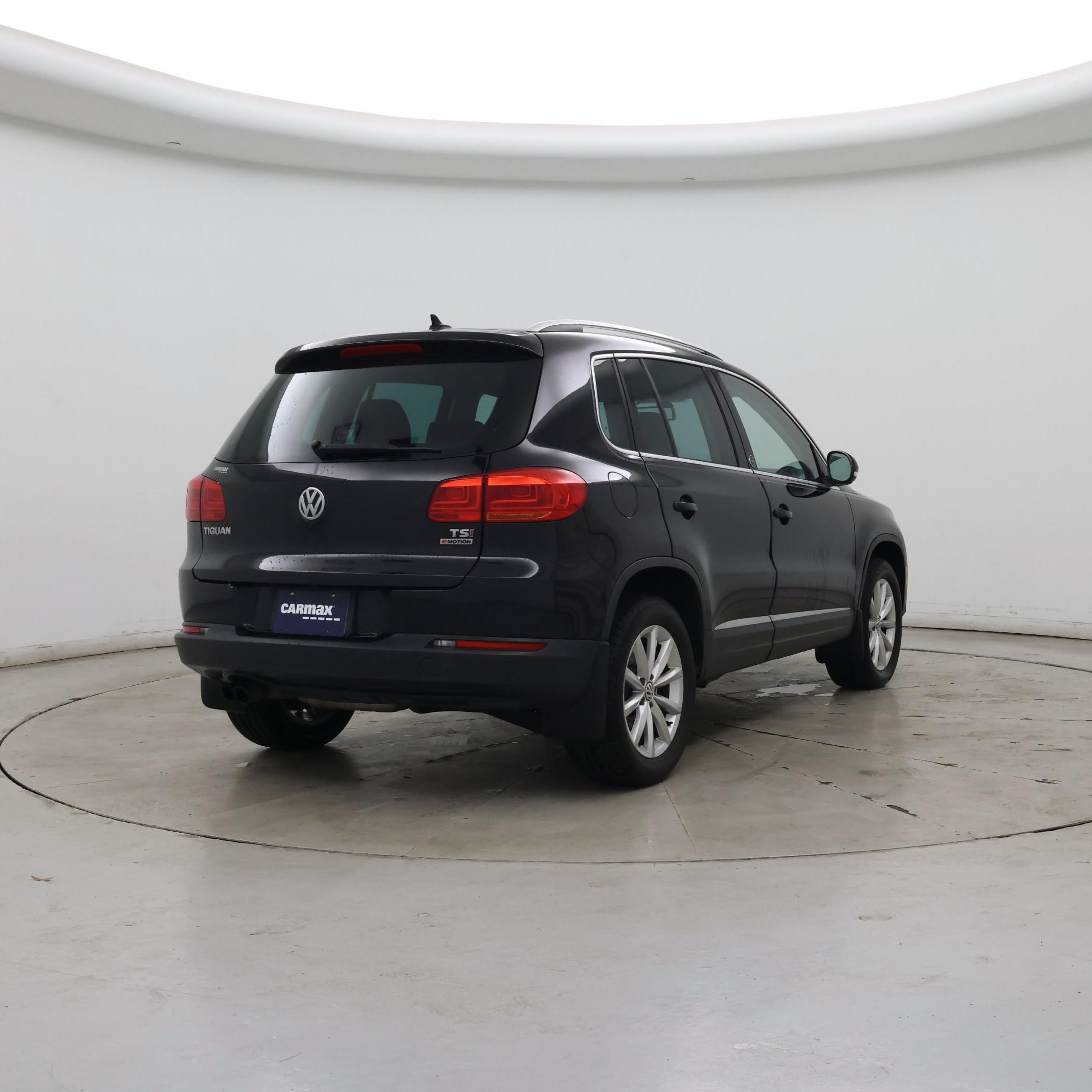 Thumbnail: 2017 Volkswagen Tiguan - 8