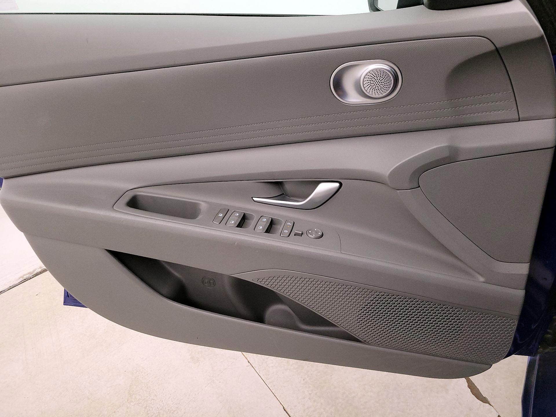 Thumbnail: 2024 Hyundai Elantra - 12