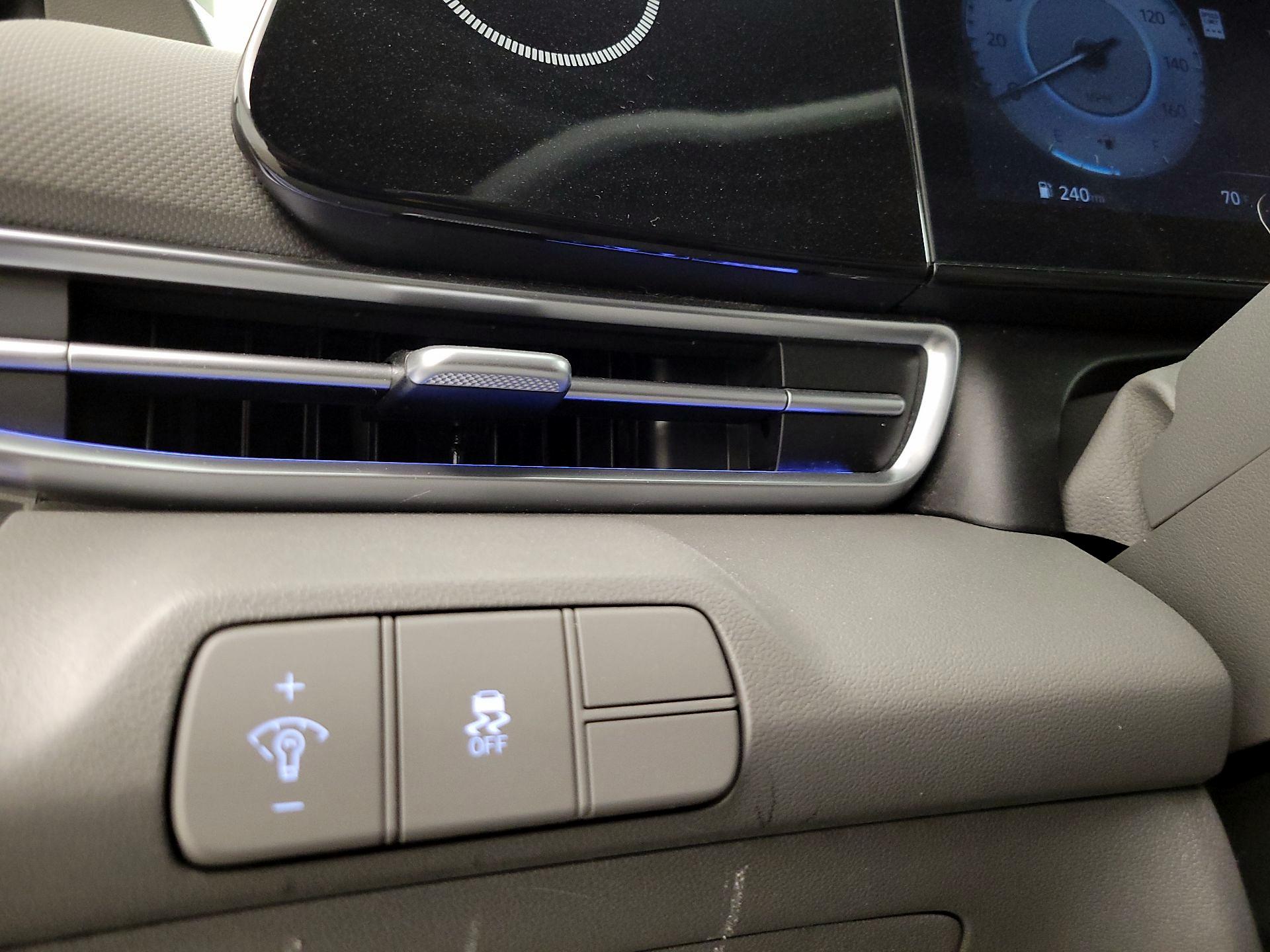 Thumbnail: 2024 Hyundai Elantra - 13