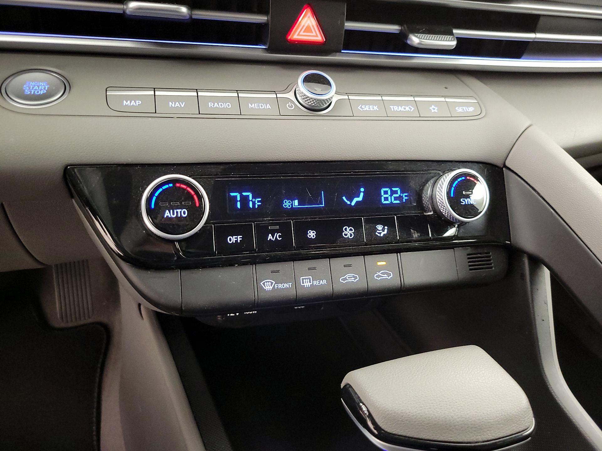 Thumbnail: 2024 Hyundai Elantra - 17