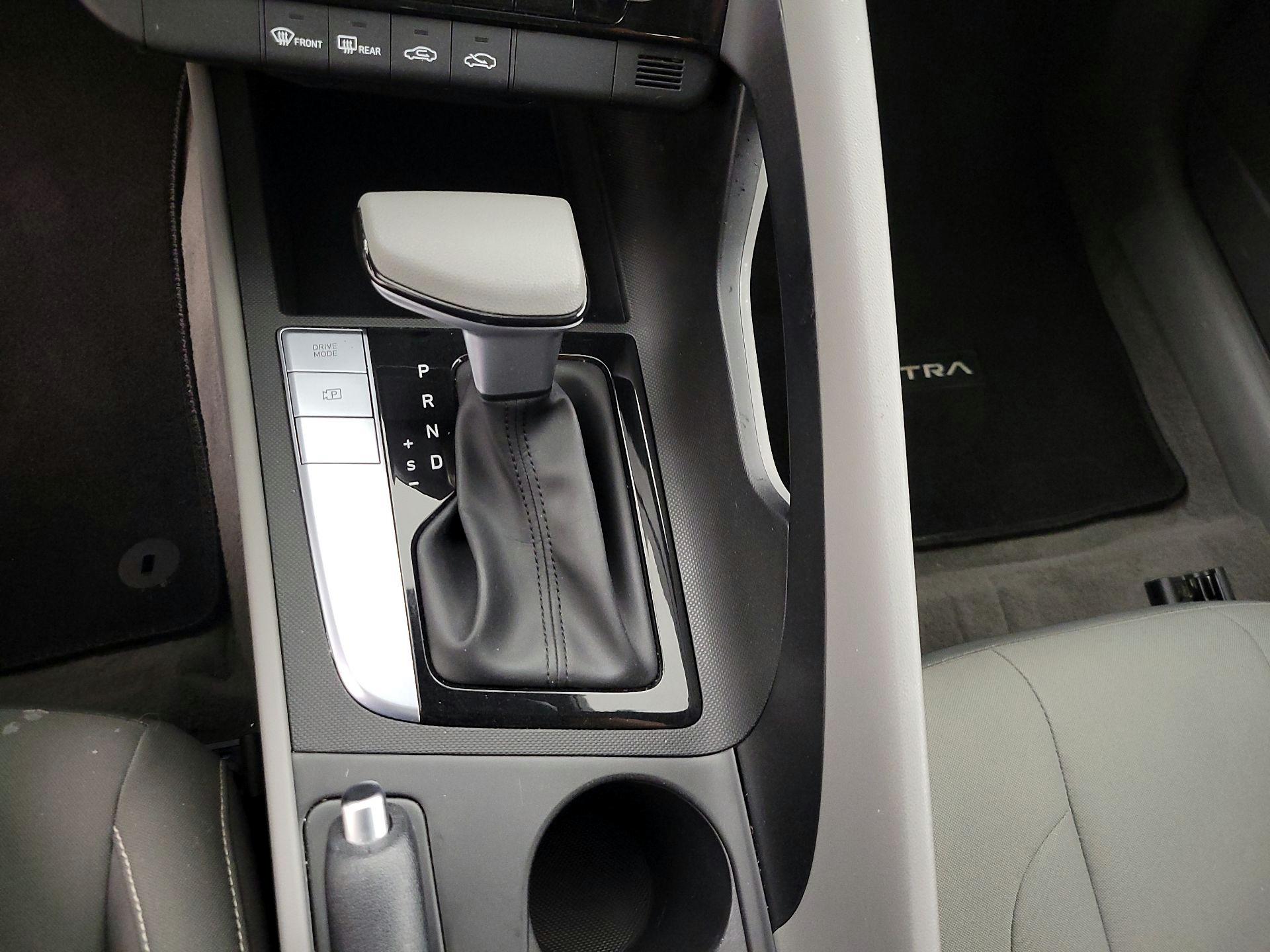 Thumbnail: 2024 Hyundai Elantra - 18