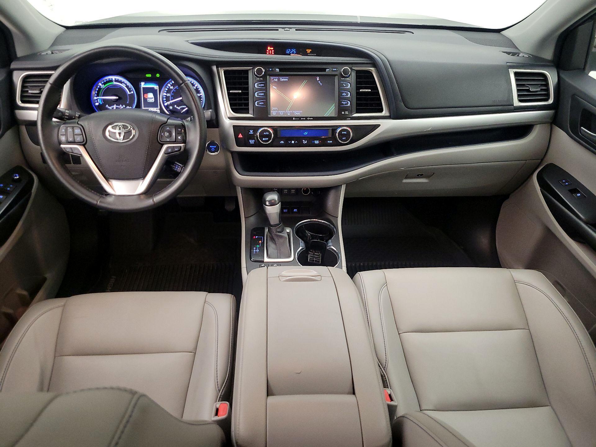 Thumbnail: 2019 Toyota Highlander - 9