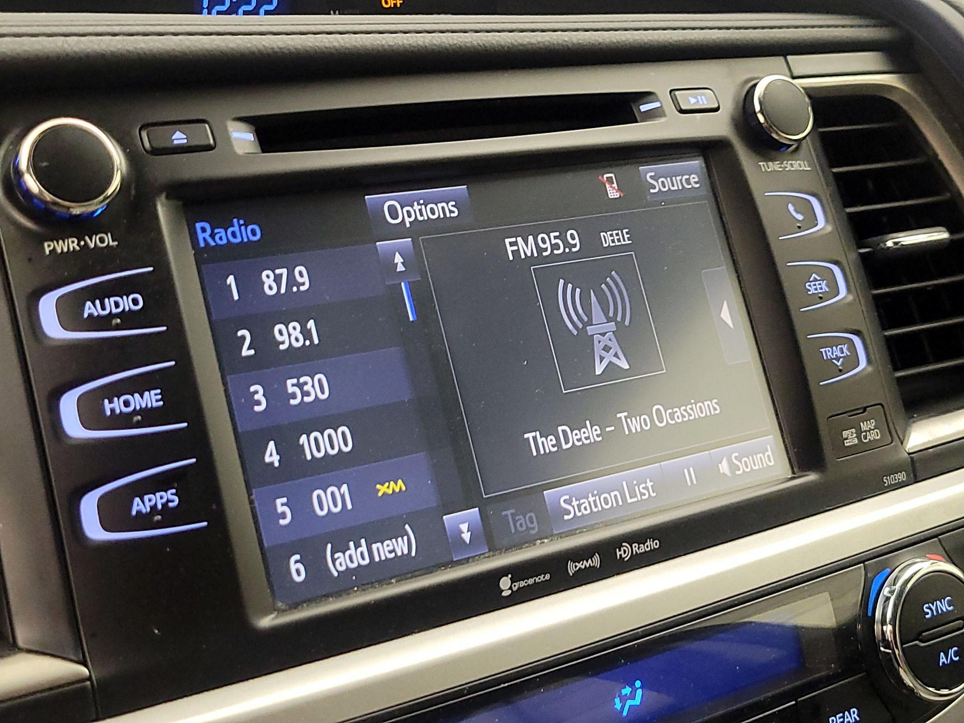 Thumbnail: 2019 Toyota Highlander - 16