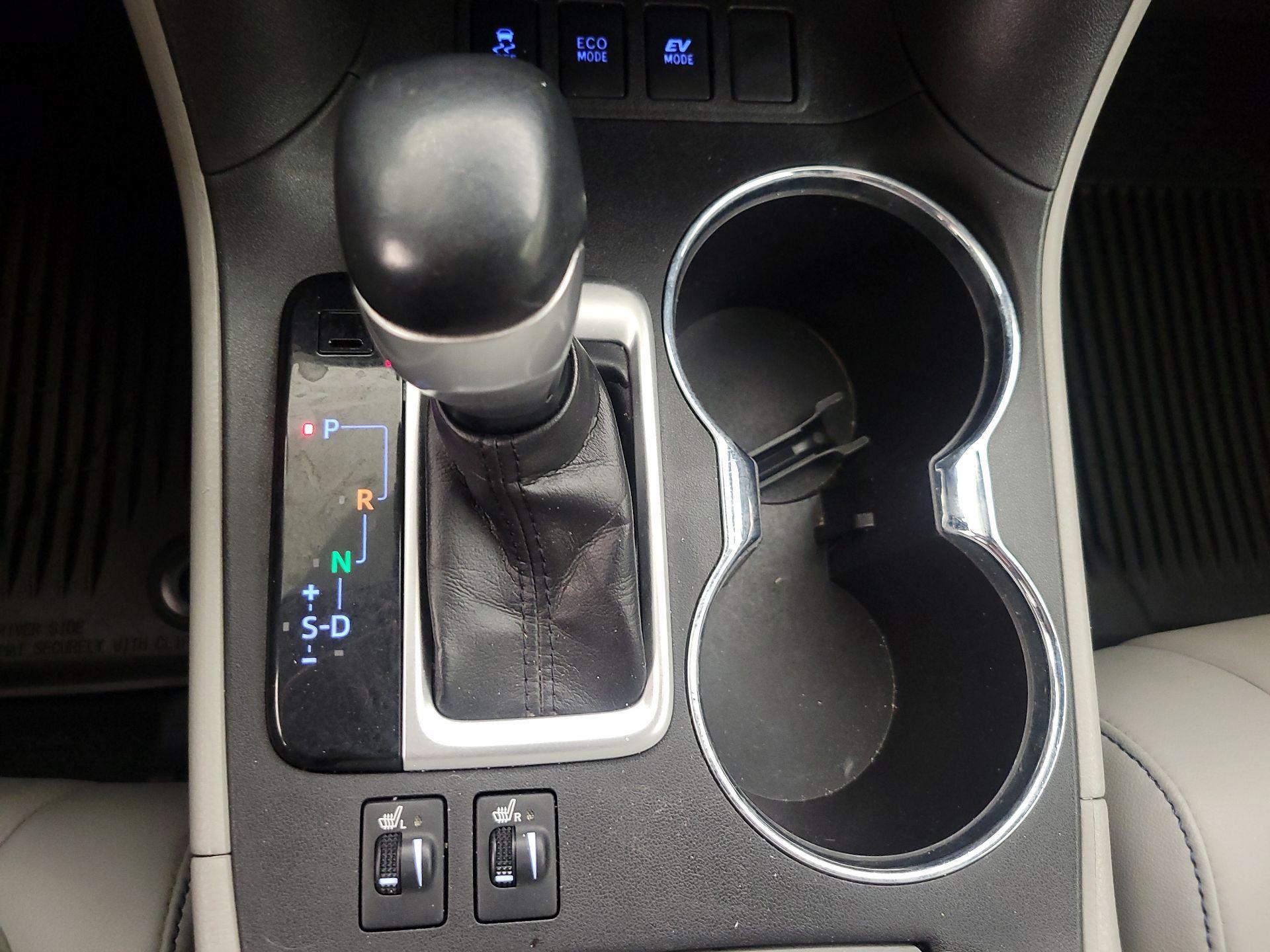 Thumbnail: 2019 Toyota Highlander - 18