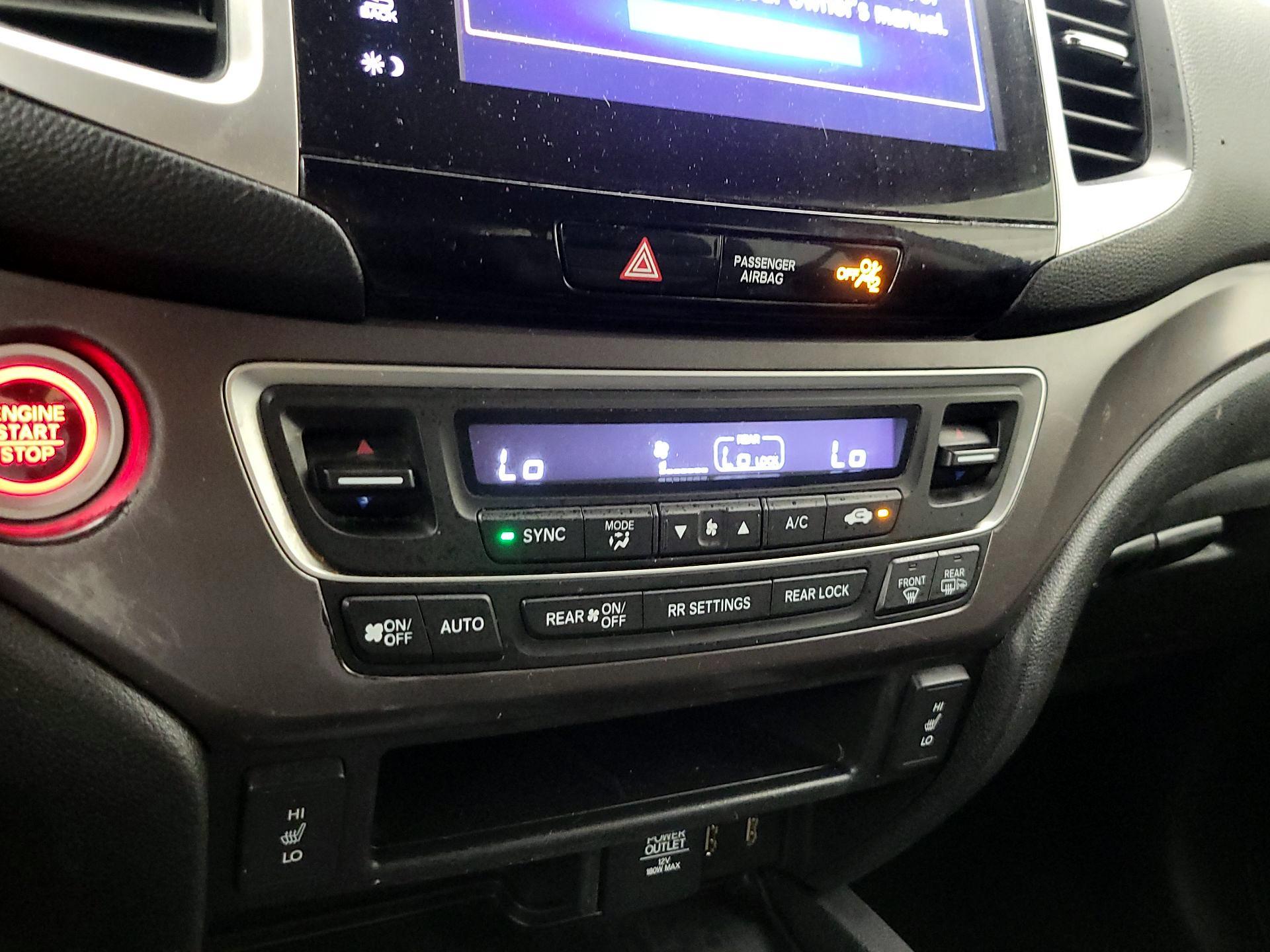Thumbnail: 2017 Honda Pilot - 16
