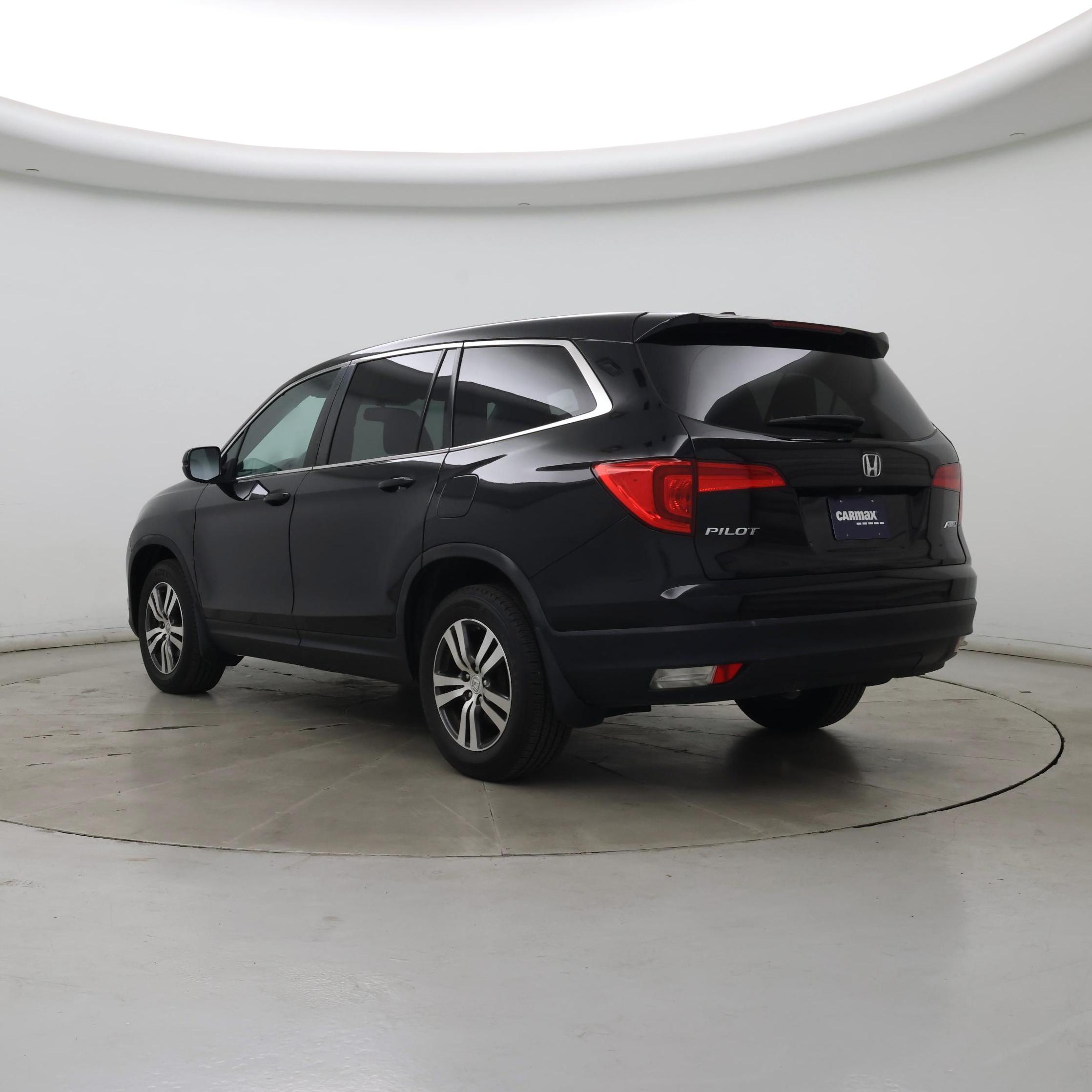 Thumbnail: 2017 Honda Pilot - 2