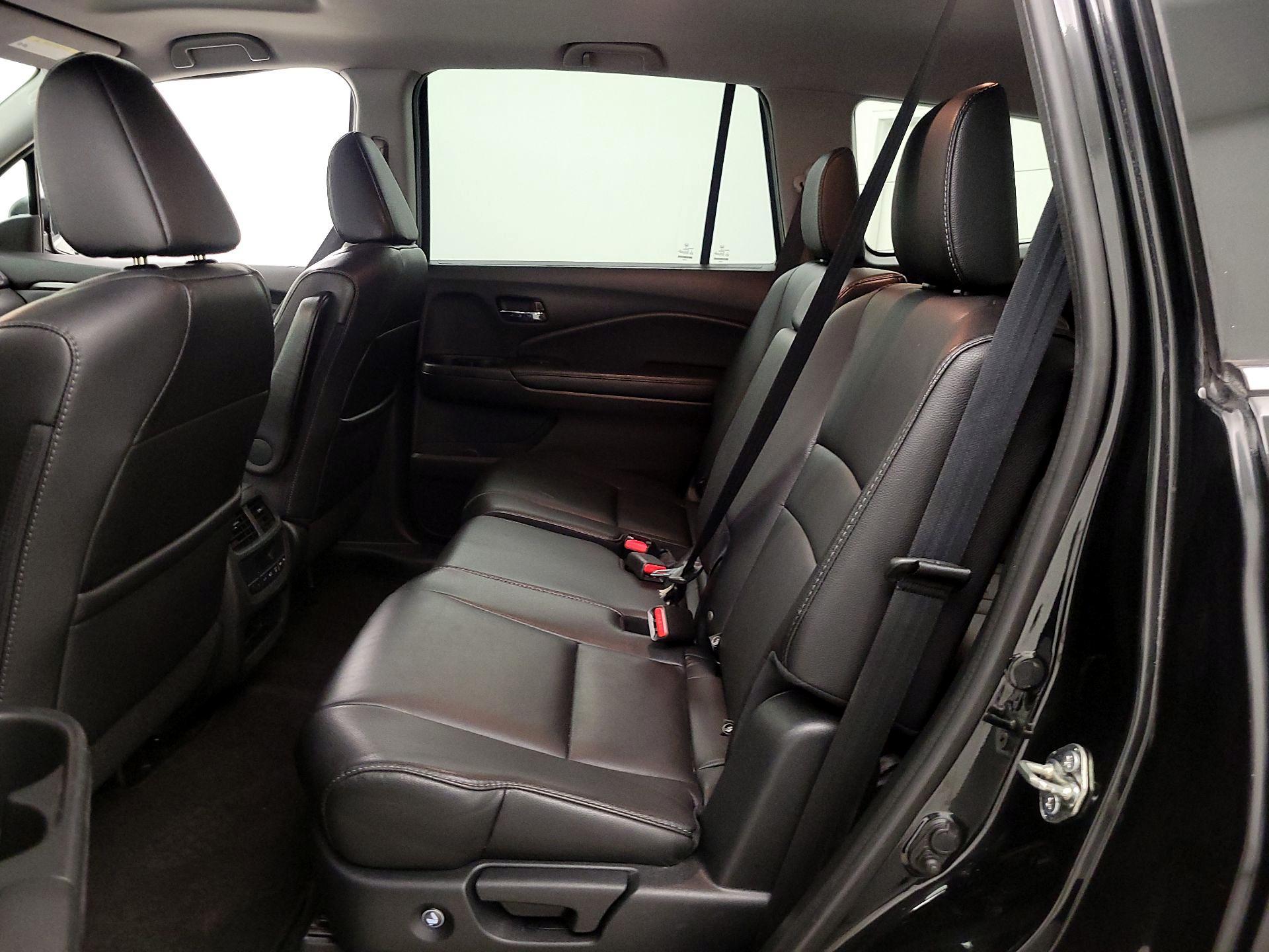 Thumbnail: 2017 Honda Pilot - 20