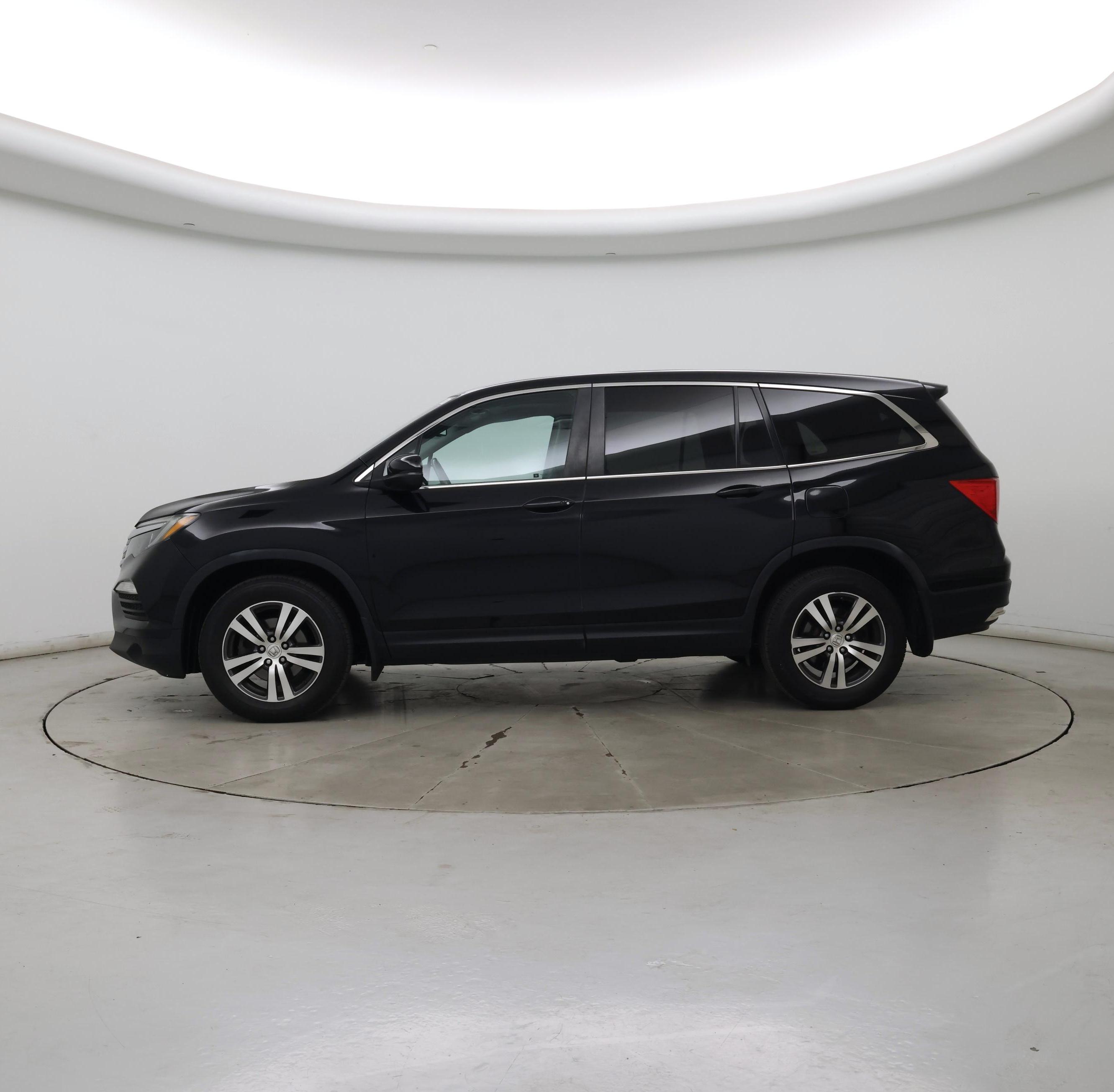 Thumbnail: 2017 Honda Pilot - 3