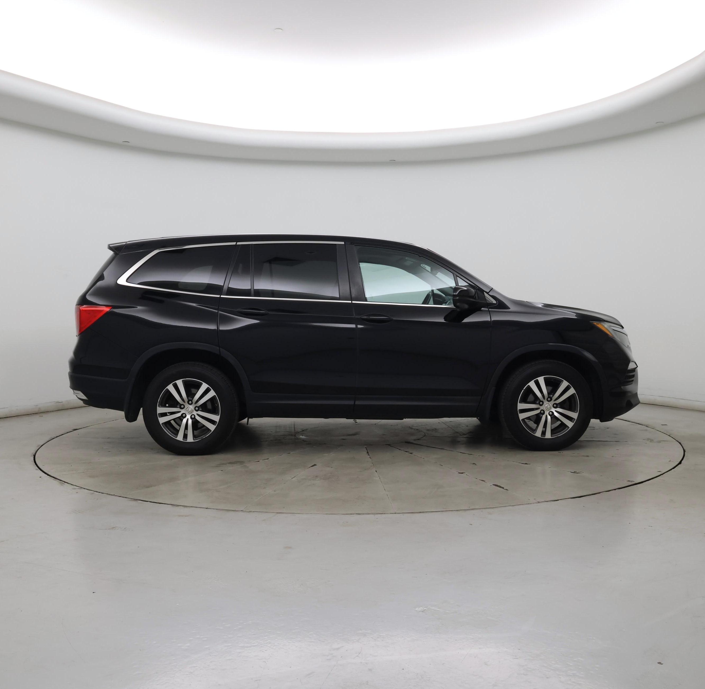 Thumbnail: 2017 Honda Pilot - 7