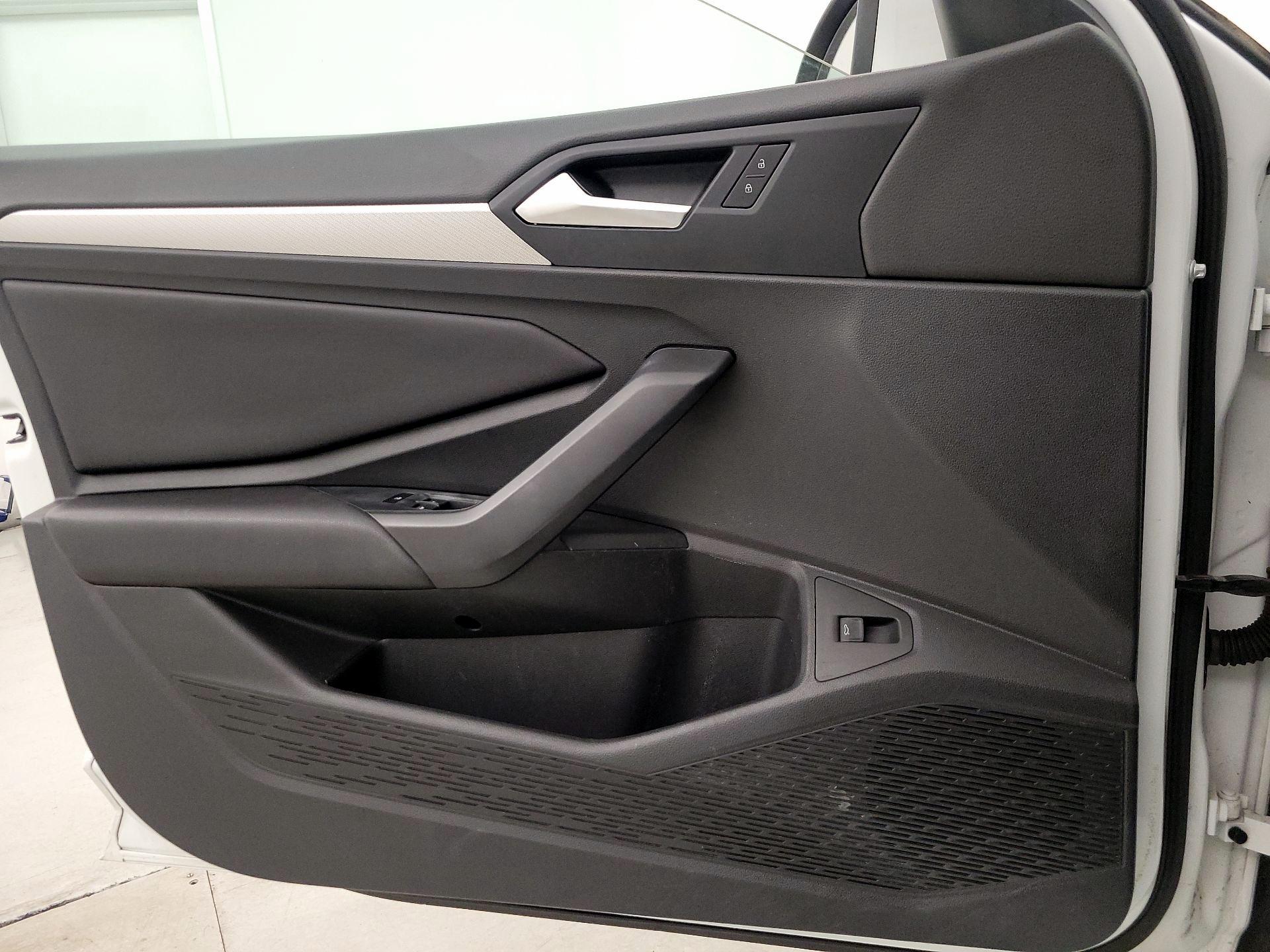Thumbnail: 2019 Volkswagen Jetta - 12