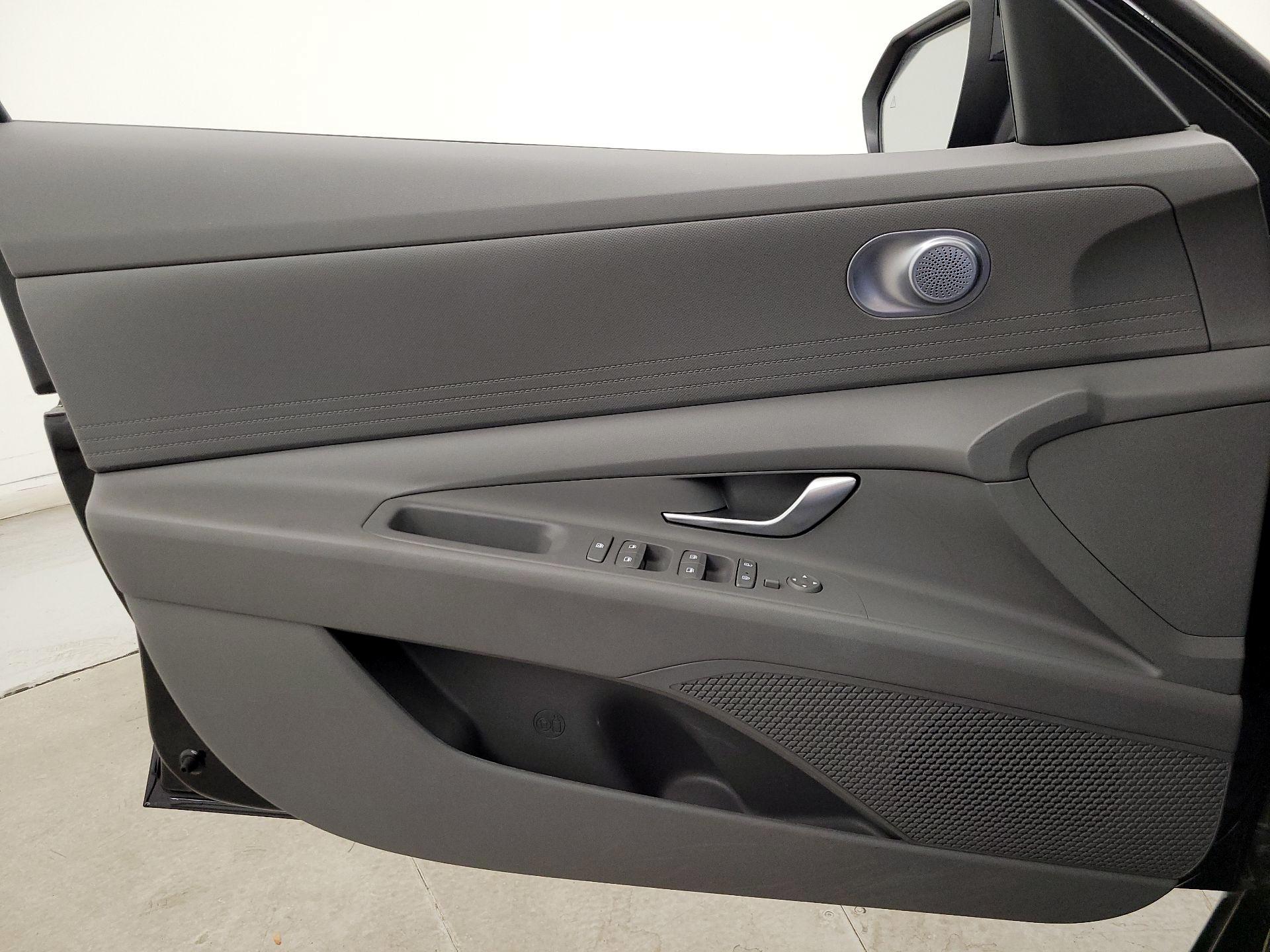 Thumbnail: 2023 Hyundai Elantra - 12