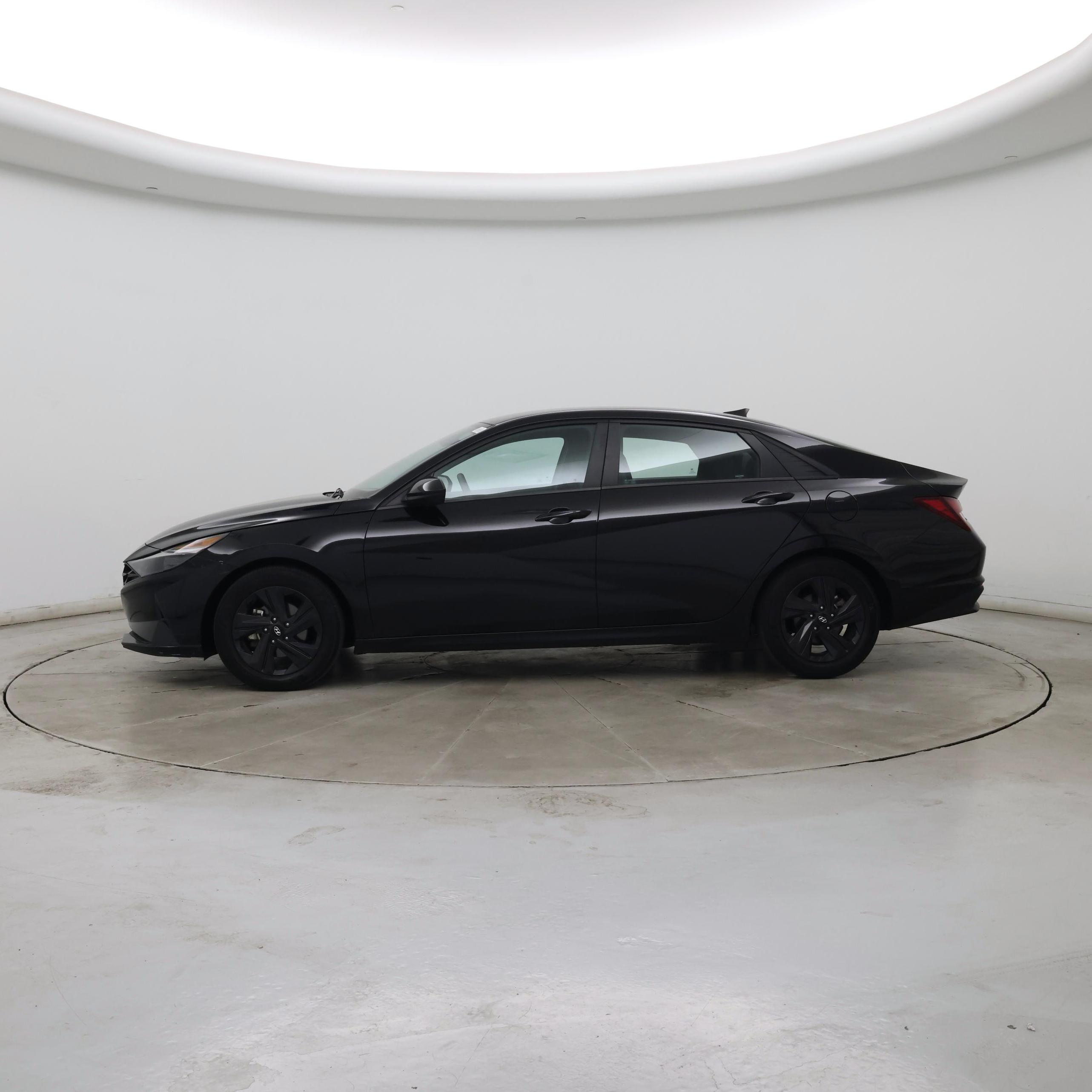 Thumbnail: 2023 Hyundai Elantra - 3