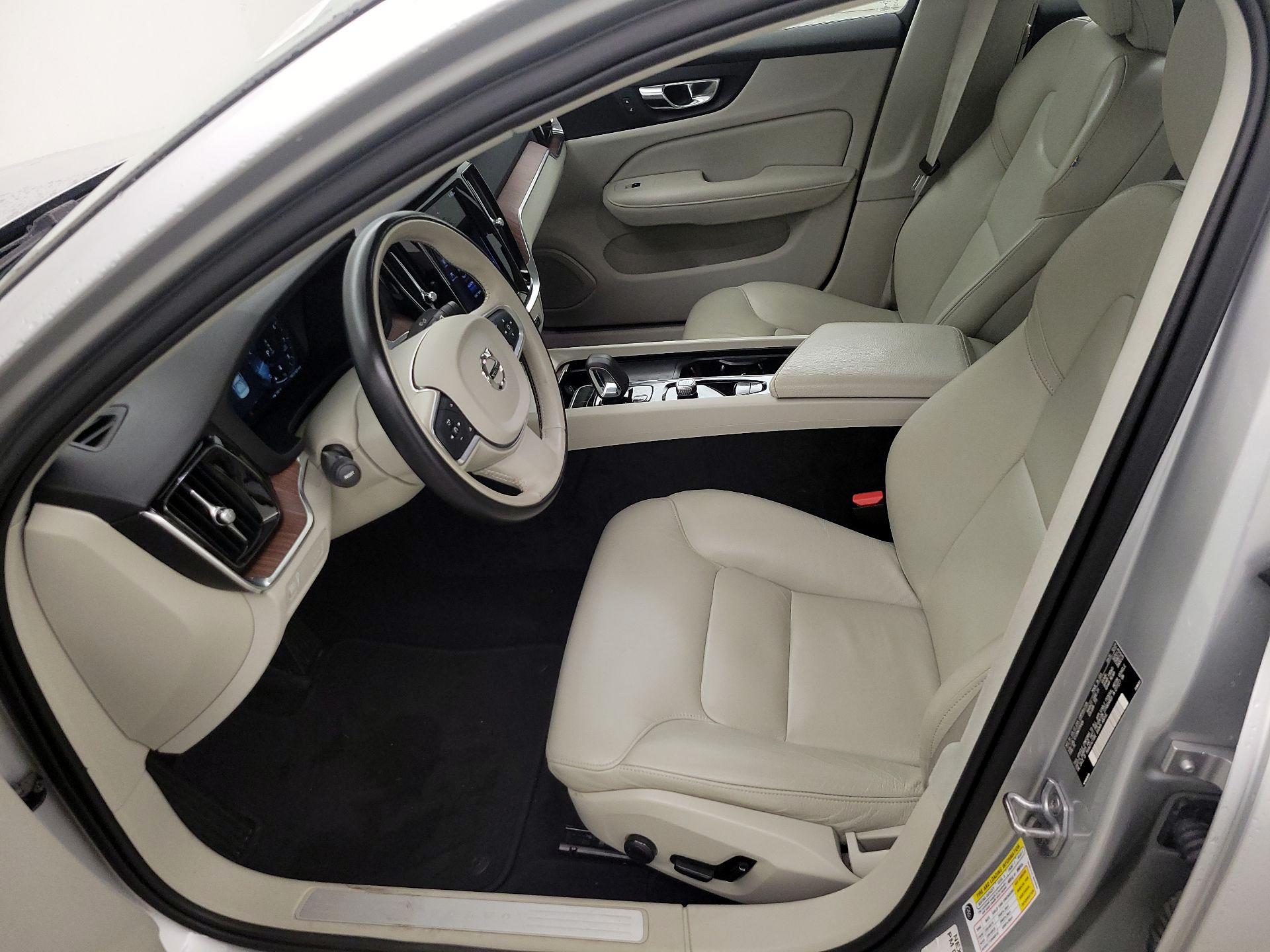 Thumbnail: 2022 Volvo S60 - 9
