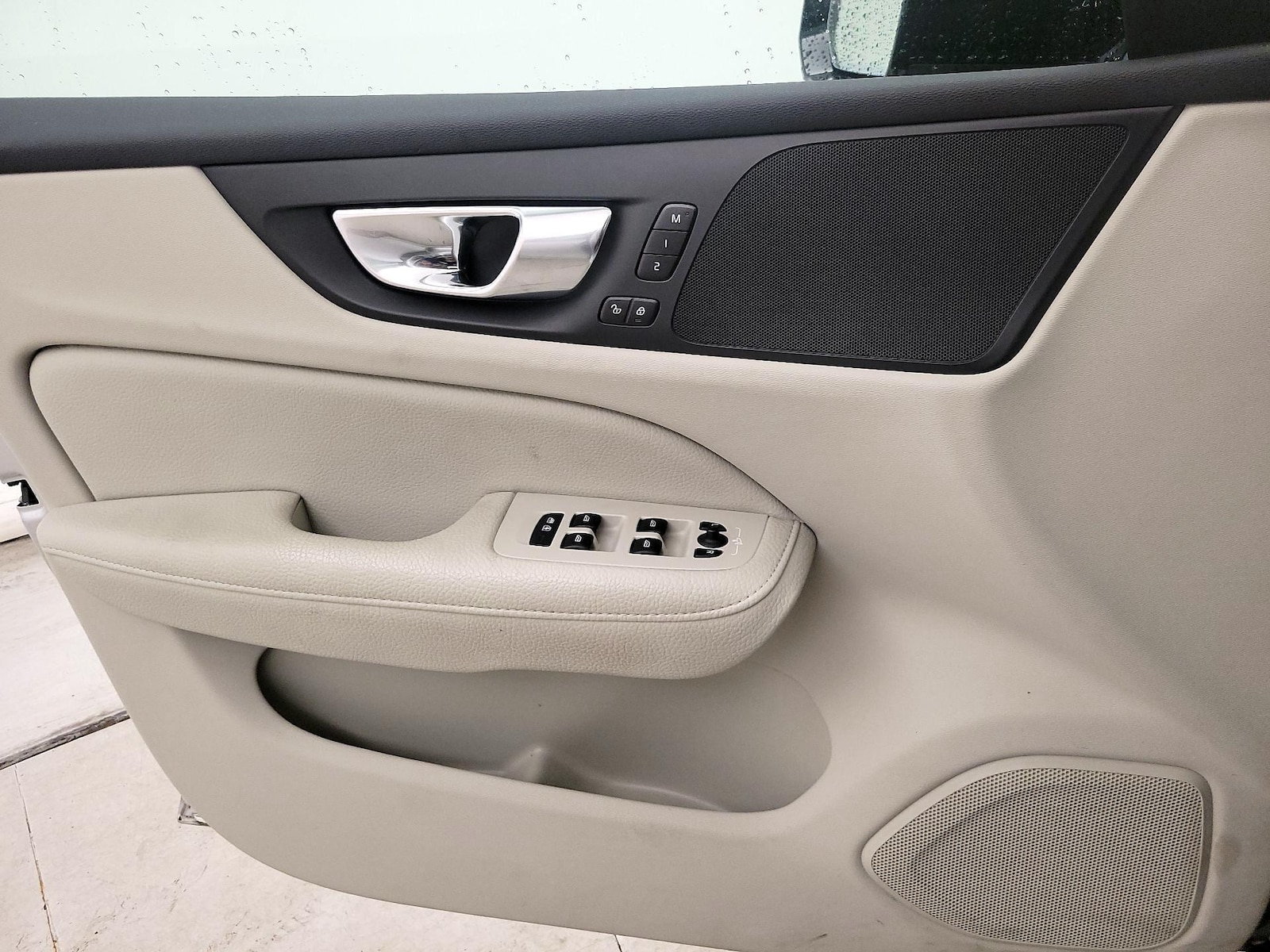 2022 Volvo S60 Momentum - Photo 11