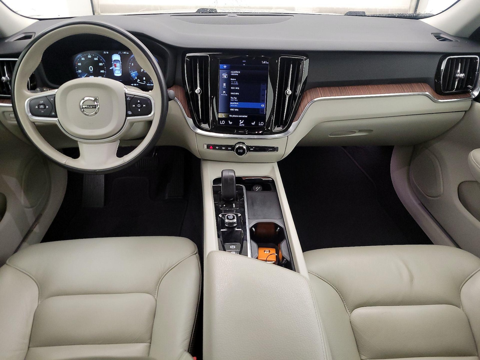 2022 Volvo S60 Momentum - Photo 8