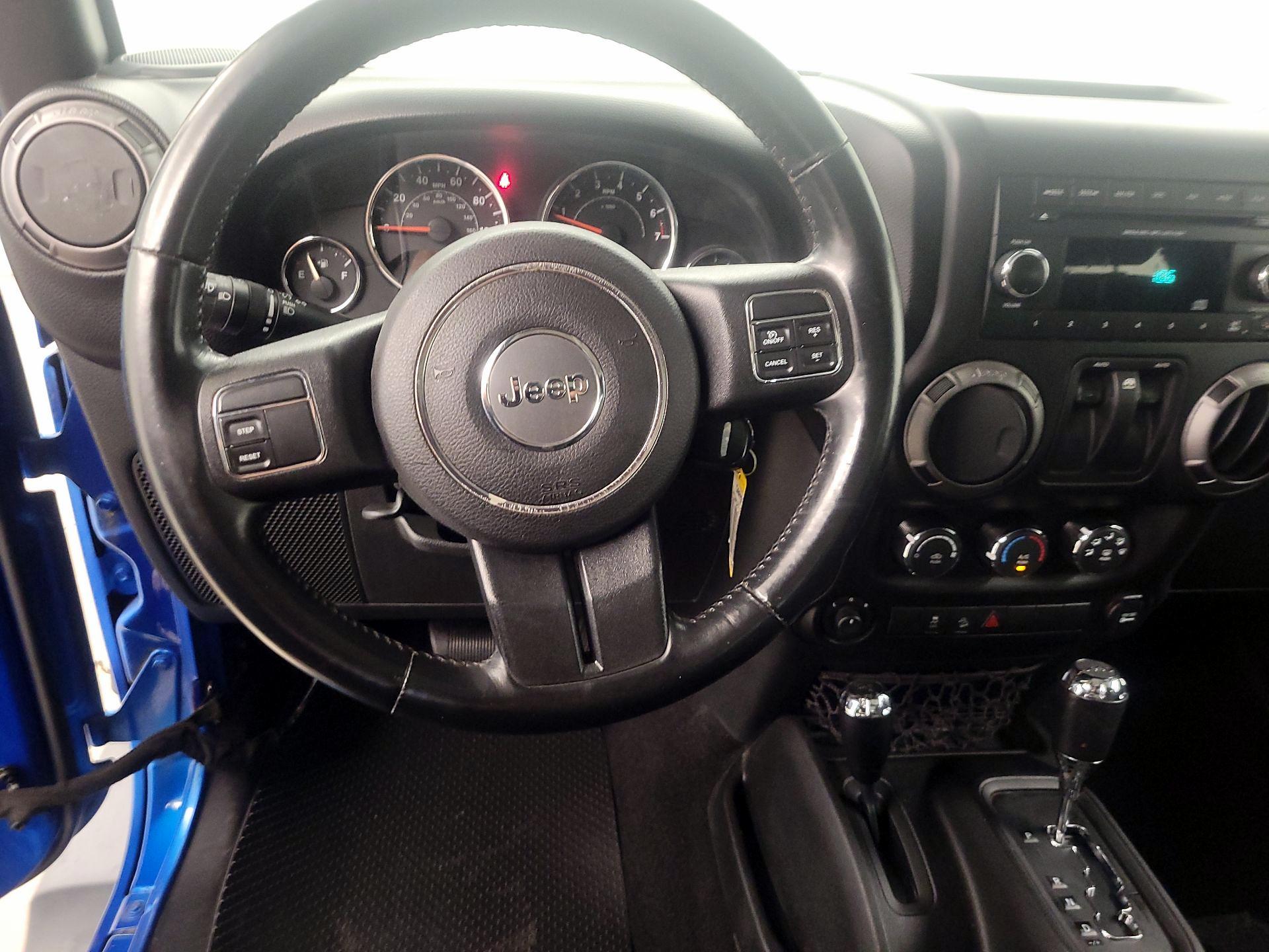 Thumbnail: 2015 Jeep Wrangler - 10