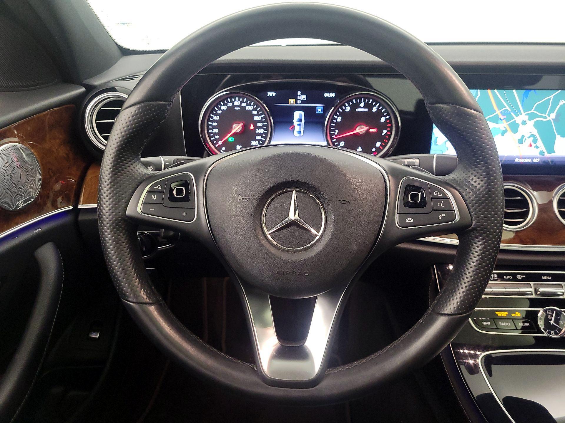 Thumbnail: 2018 Mercedes-Benz E-Class - 10