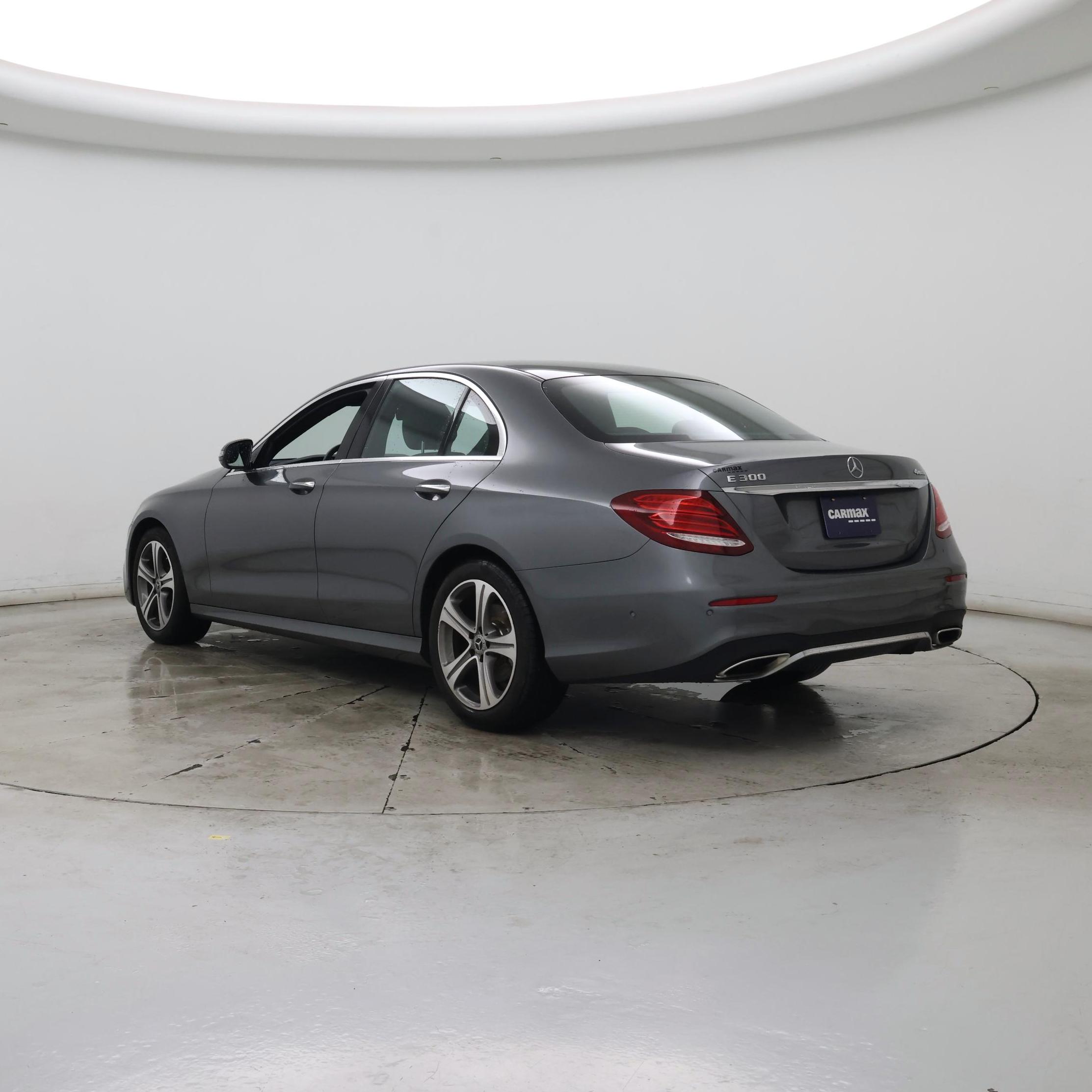 Thumbnail: 2018 Mercedes-Benz E-Class - 2