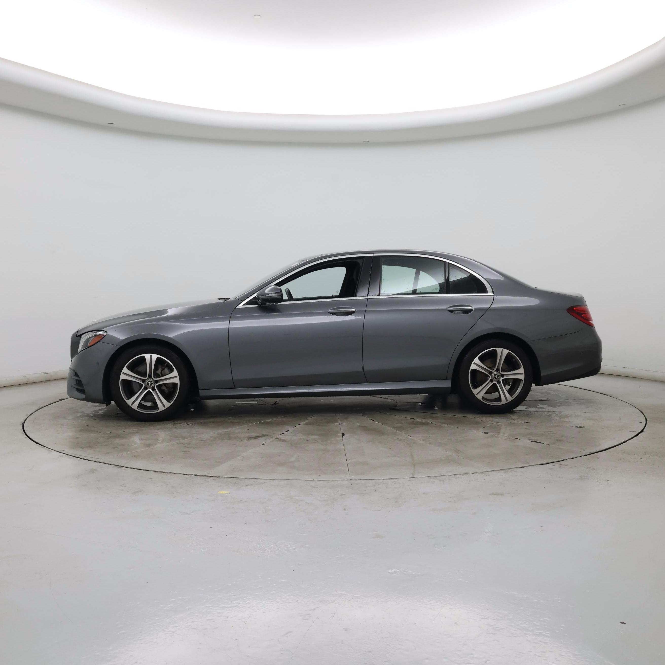Thumbnail: 2018 Mercedes-Benz E-Class - 3