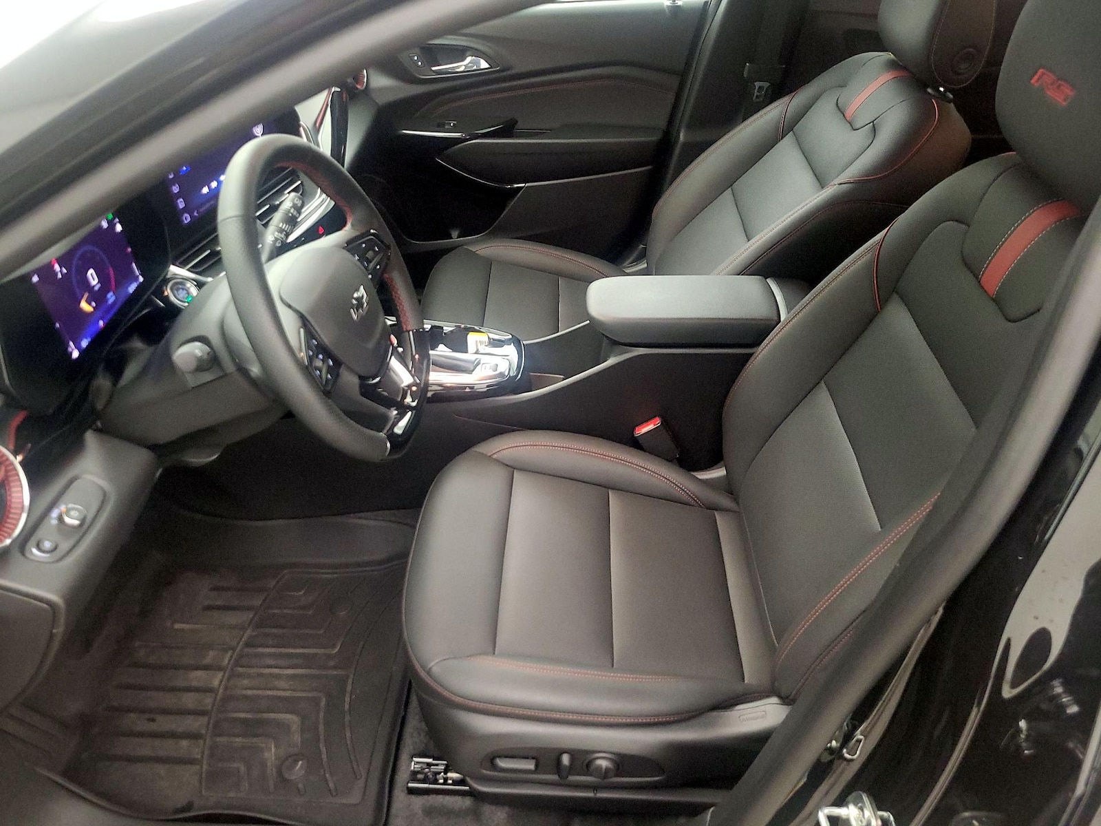 2026 Chevrolet Trax RS - Photo 12
