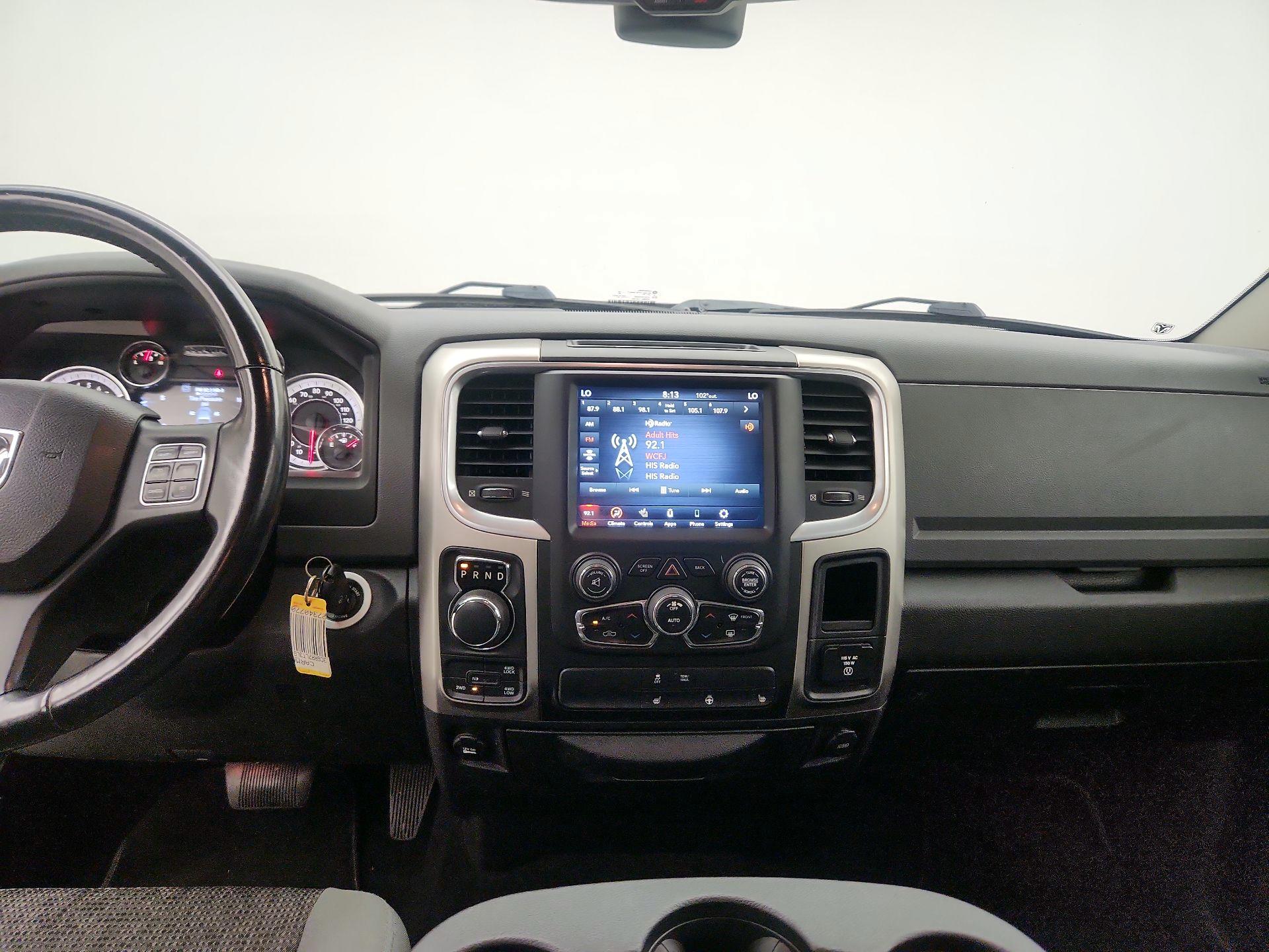 Thumbnail: 2020 RAM 1500 Classic - 9