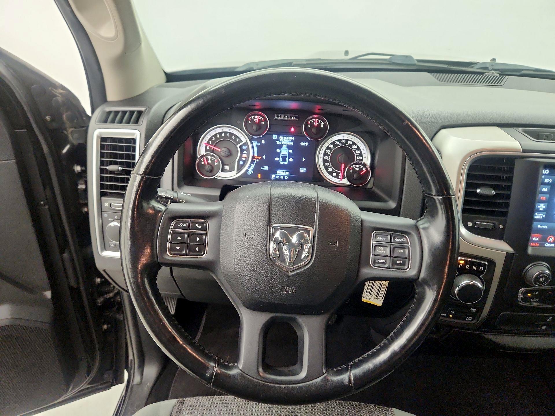 Thumbnail: 2020 RAM 1500 Classic - 10