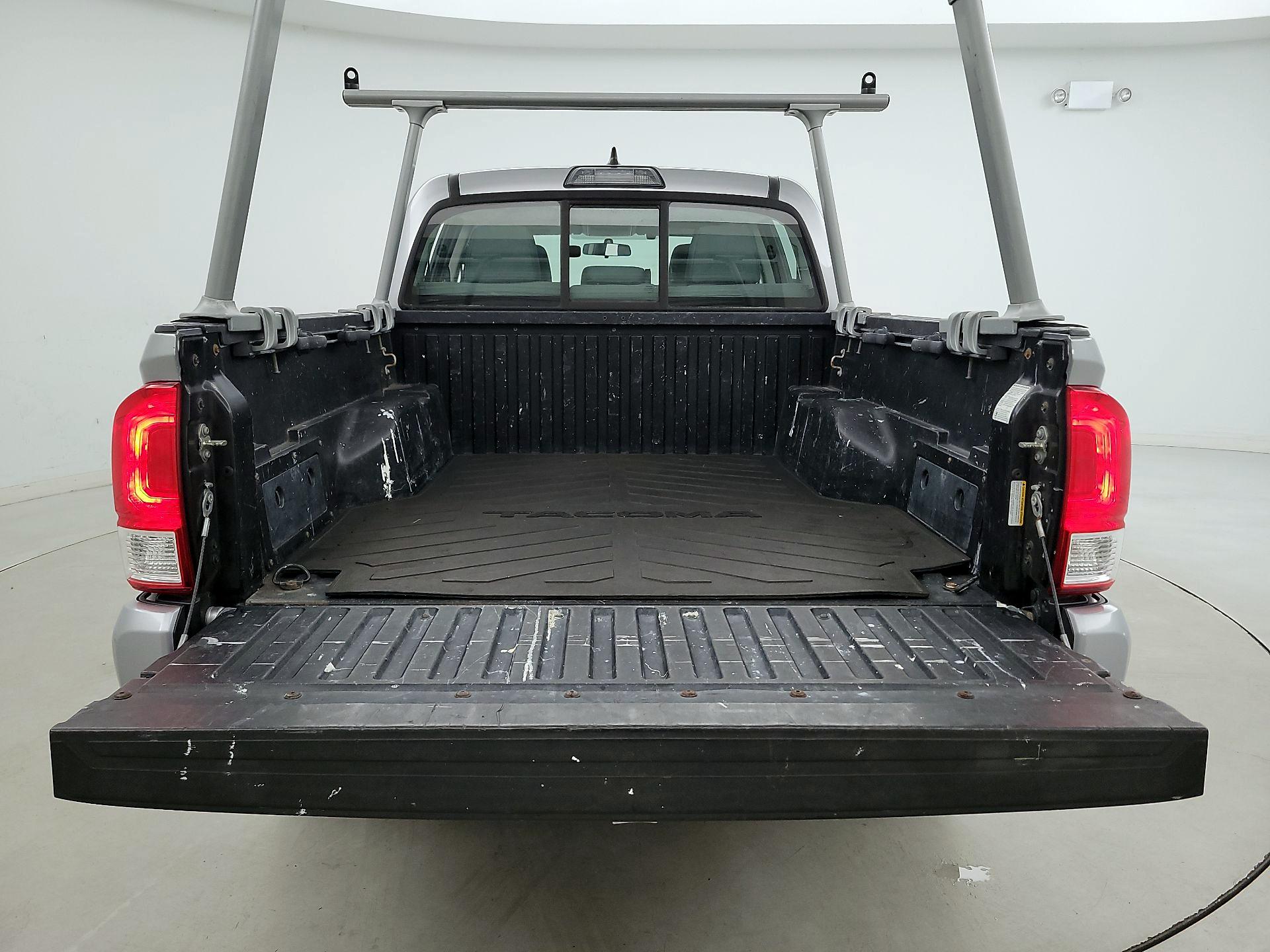 Thumbnail: 2016 Toyota Tacoma - 20