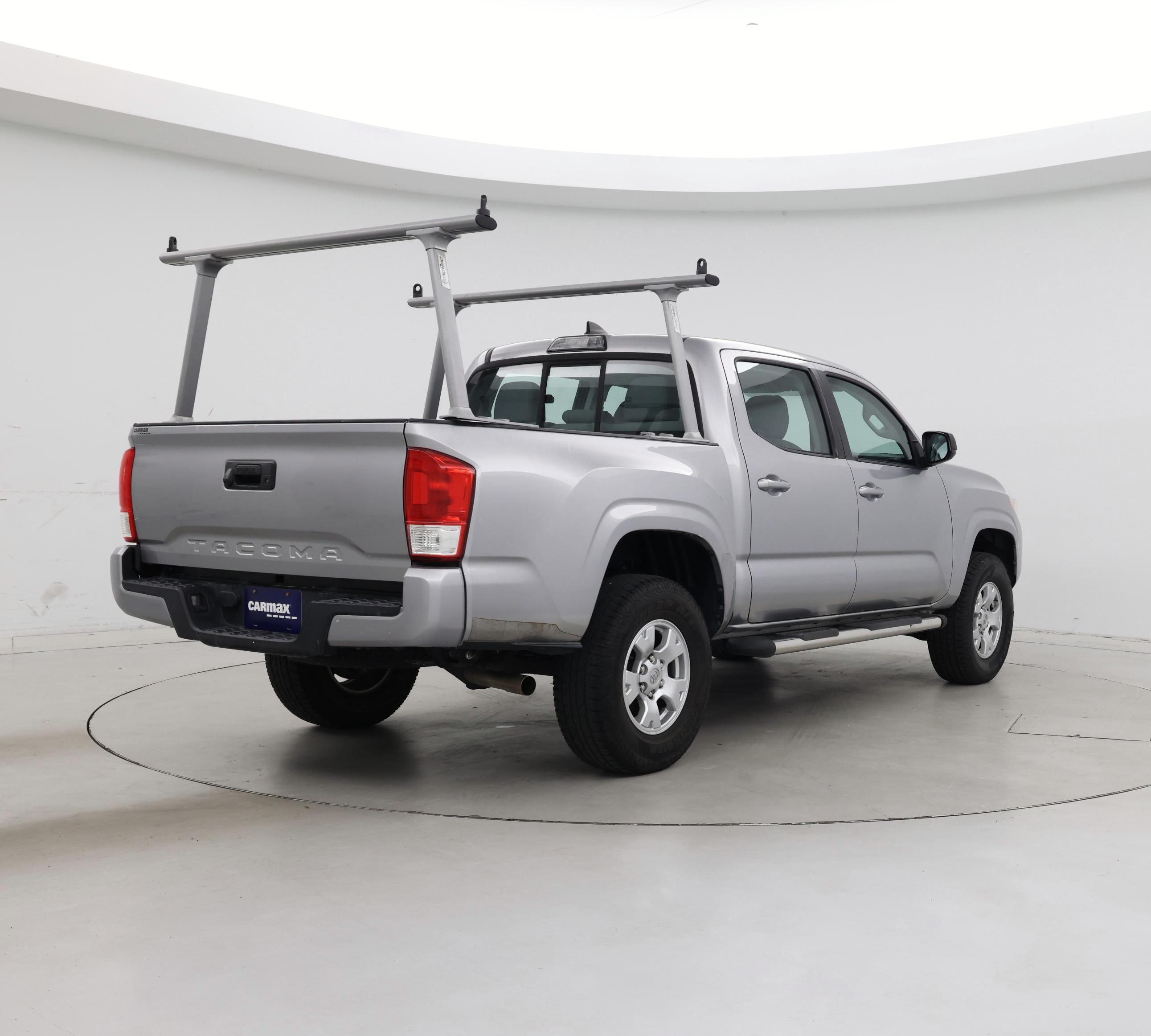 Thumbnail: 2016 Toyota Tacoma - 8