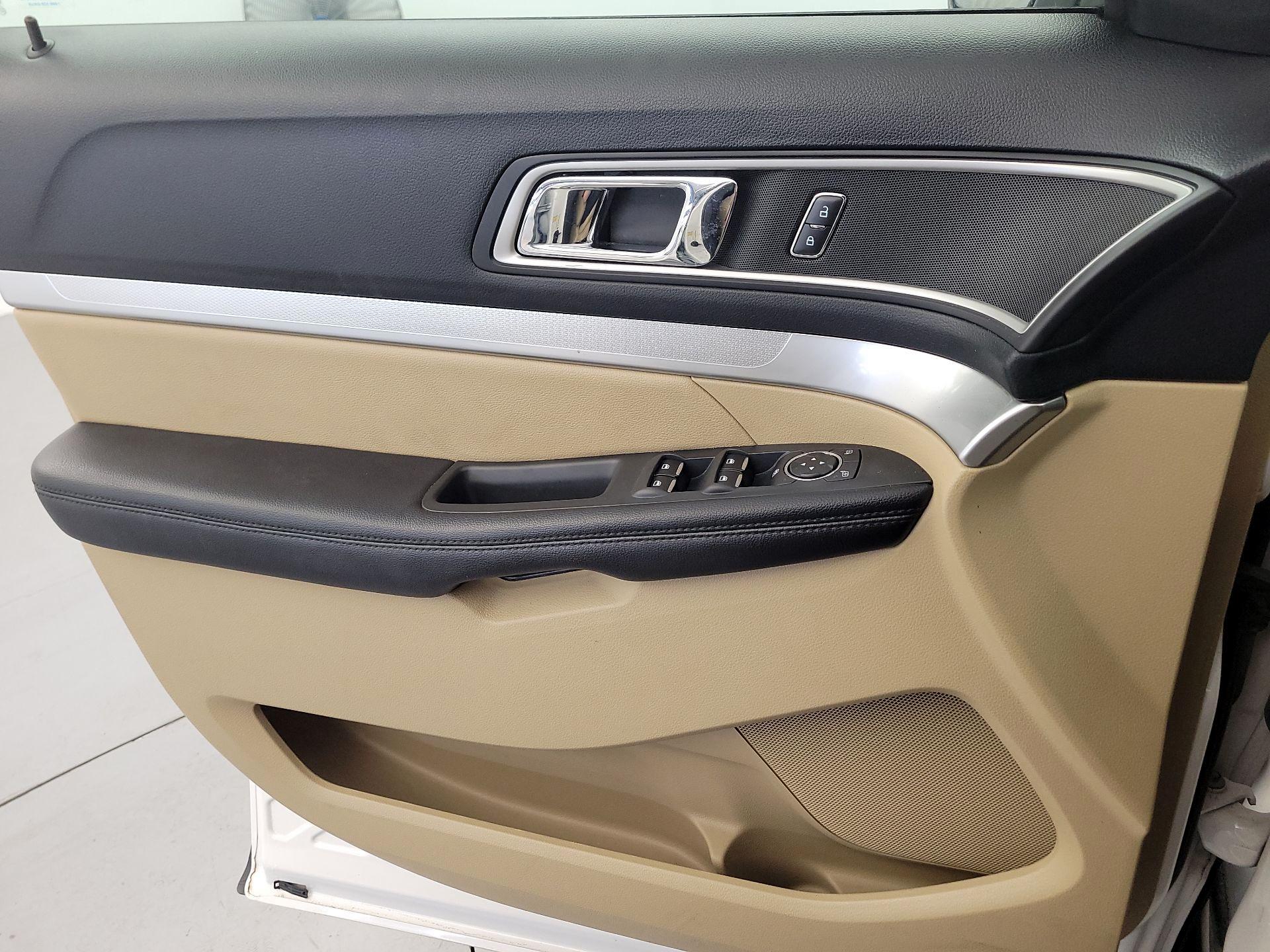 Thumbnail: 2017 Ford Explorer - 12