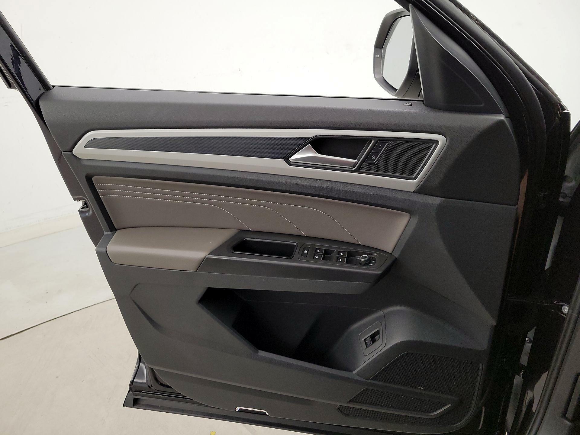Thumbnail: 2022 Volkswagen Atlas - 12