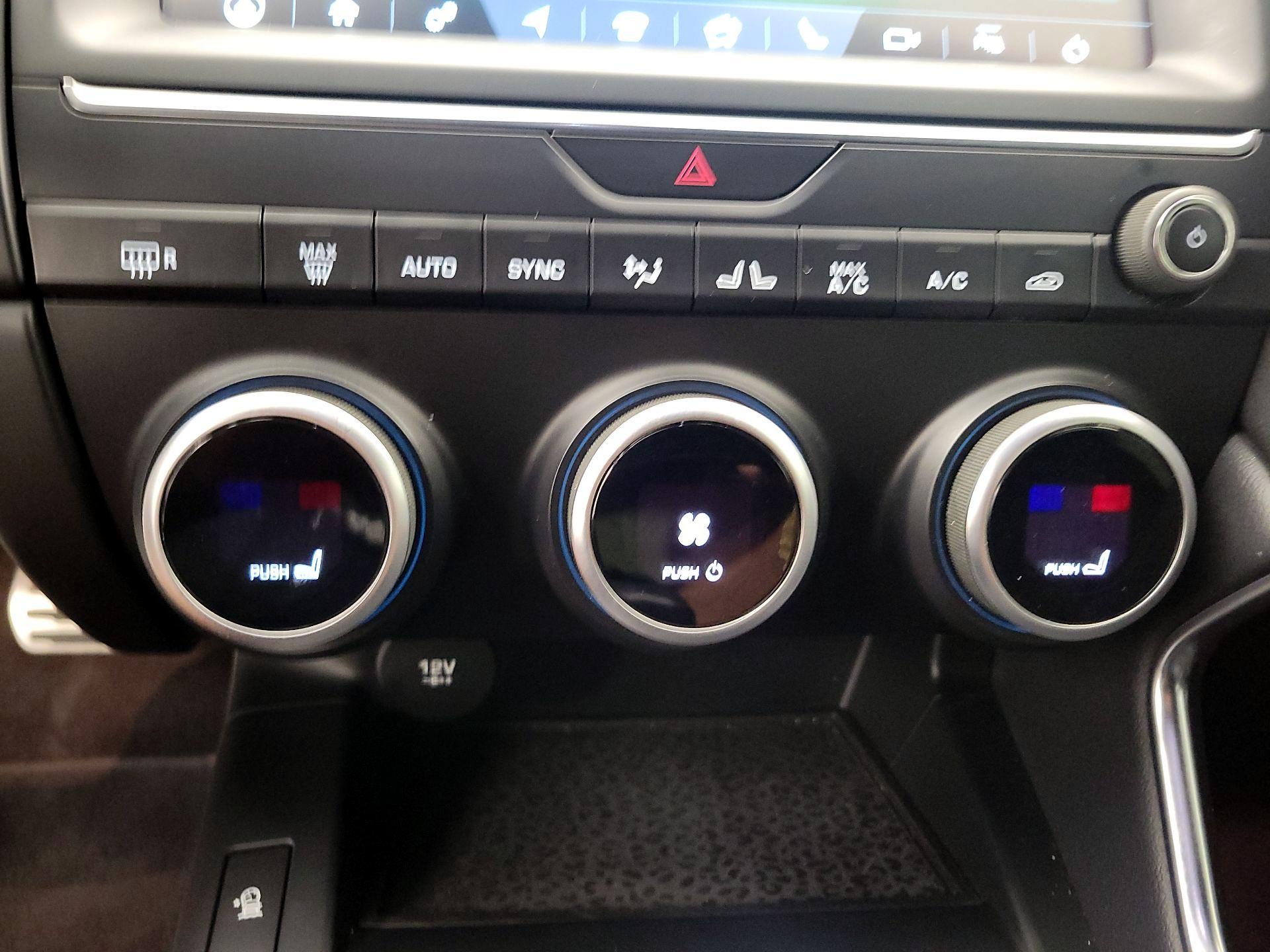Thumbnail: 2020 Jaguar E-Pace - 16