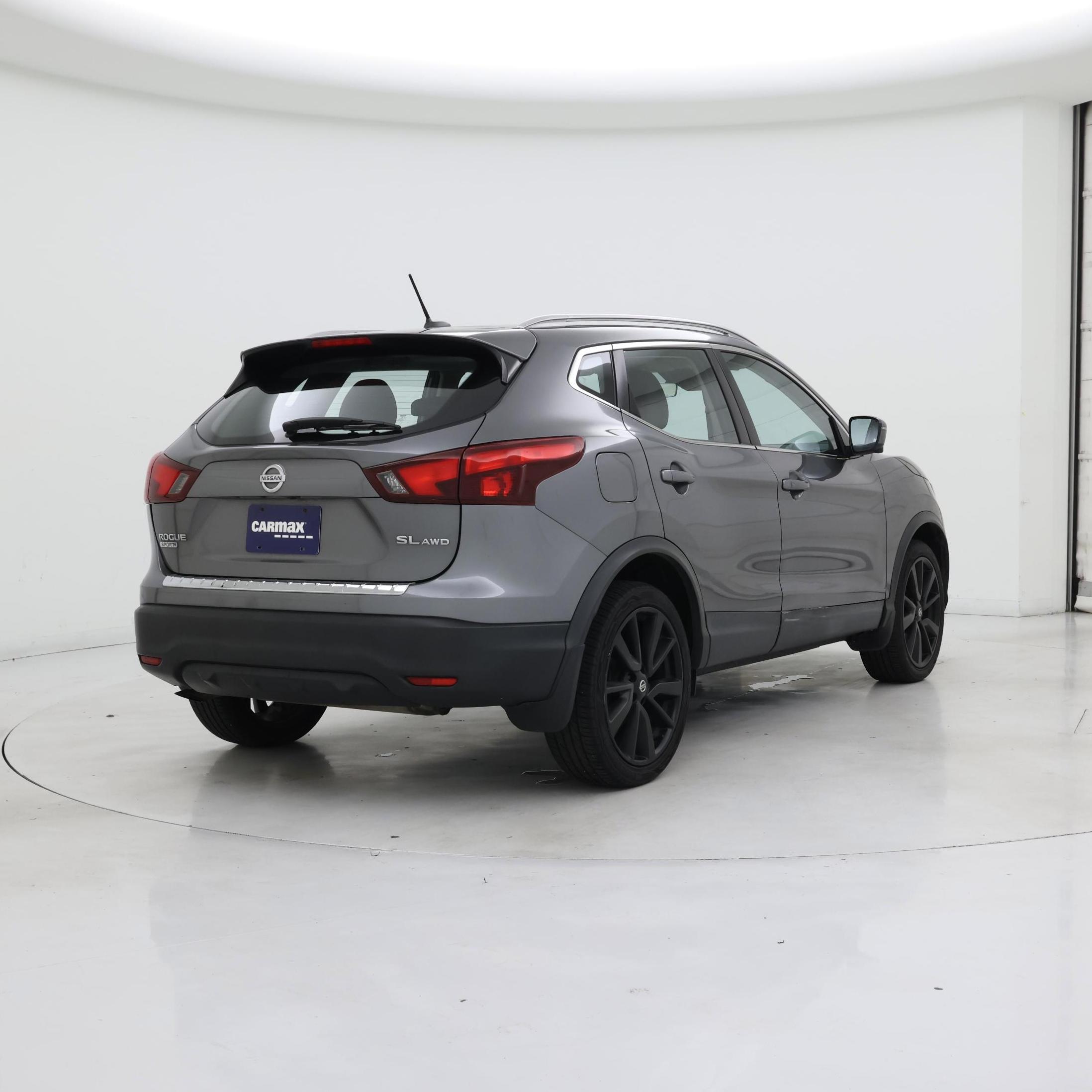 Thumbnail: 2017 Nissan Rogue Sport - 8