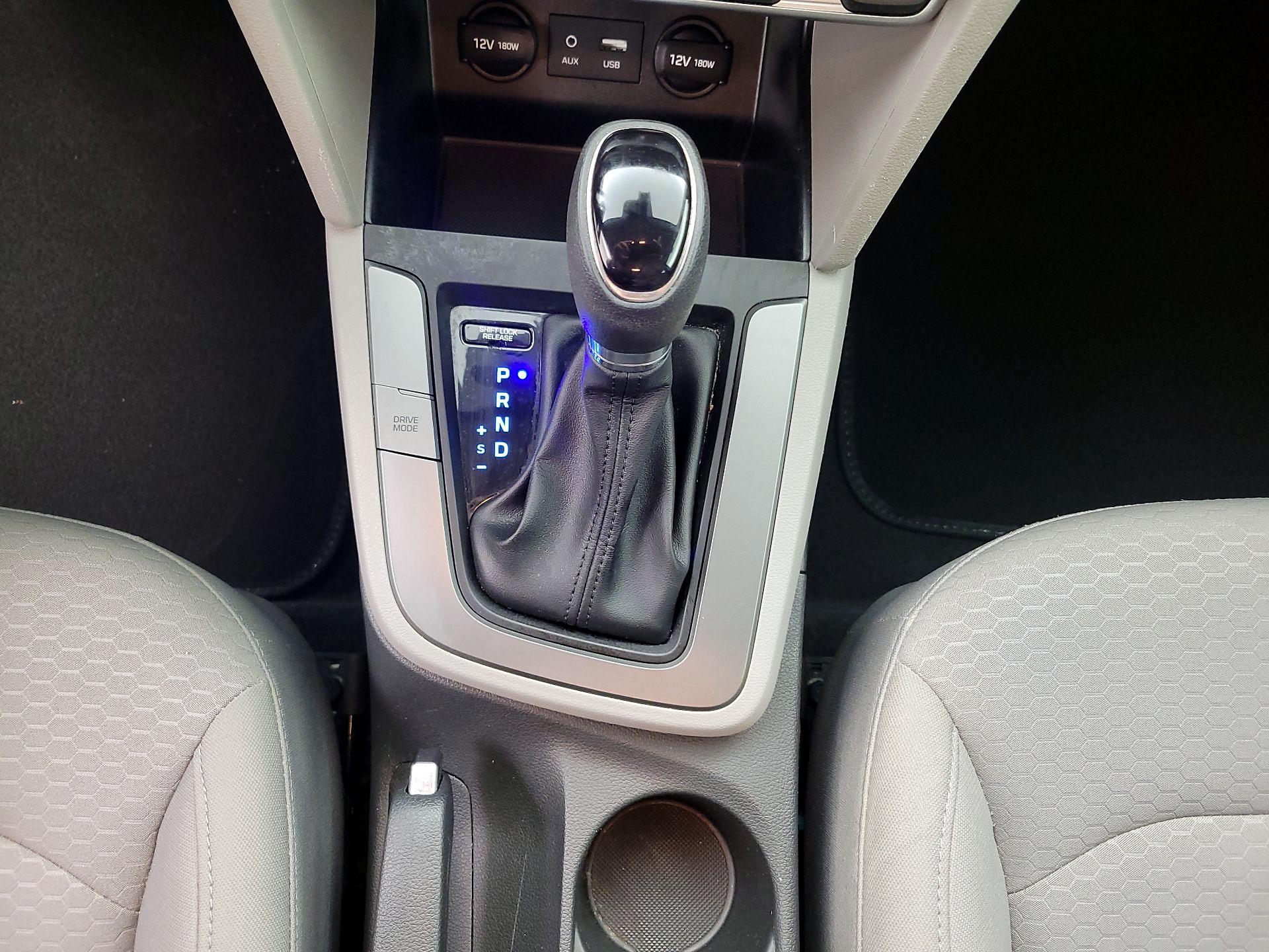 Thumbnail: 2020 Hyundai Elantra - 17
