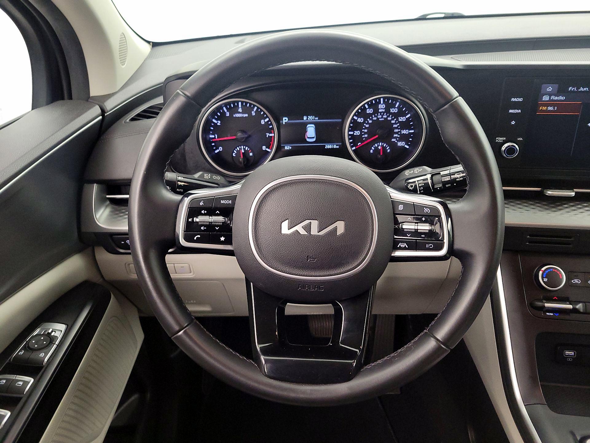 Thumbnail: 2023 Kia Carnival - 10