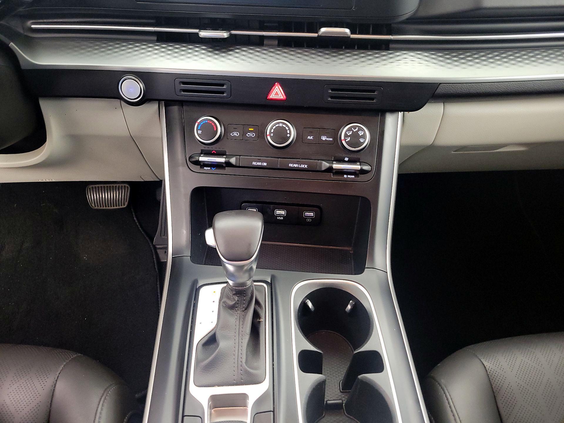 Thumbnail: 2023 Kia Carnival - 17